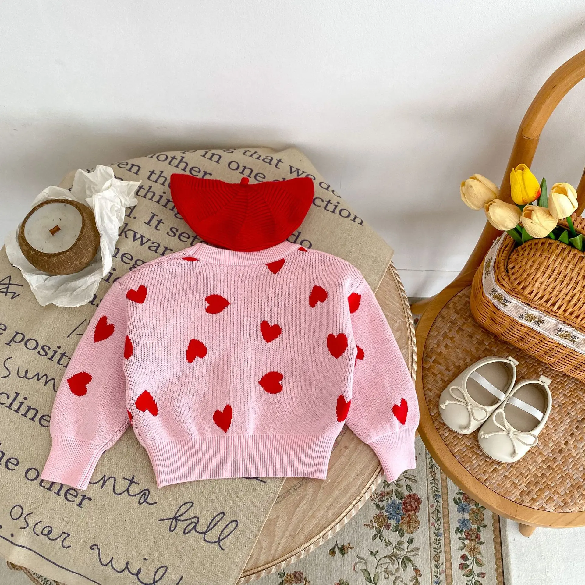 New baby clothes for spring and autumn, 0-3 years old baby girl, pink heart-shaped big V-neck knitted jacket
