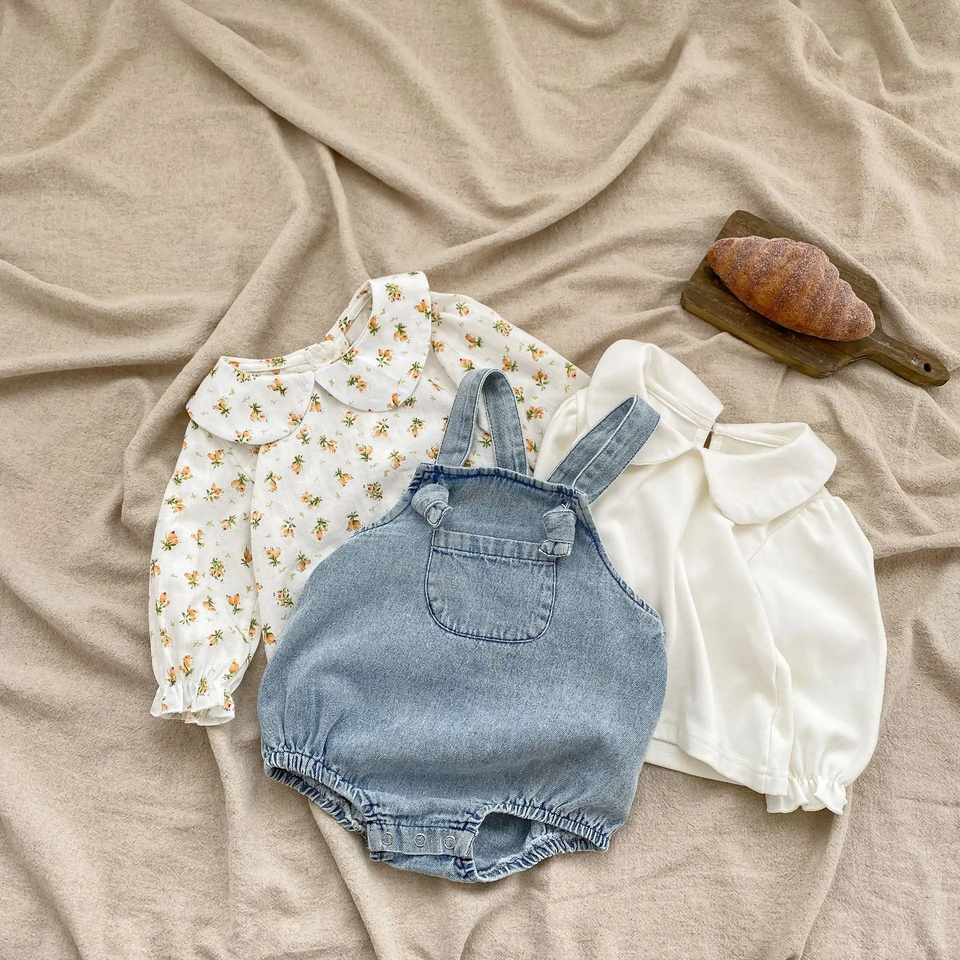 Summer new 0-3 year old baby clothing, denim crawling clothes for boys and girls, large pocket denim jumpsuit