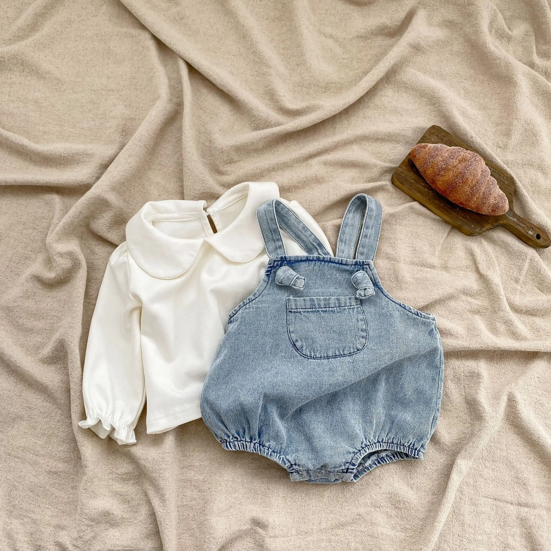 Summer new 0-3 year old baby clothing, denim crawling clothes for boys and girls, large pocket denim jumpsuit