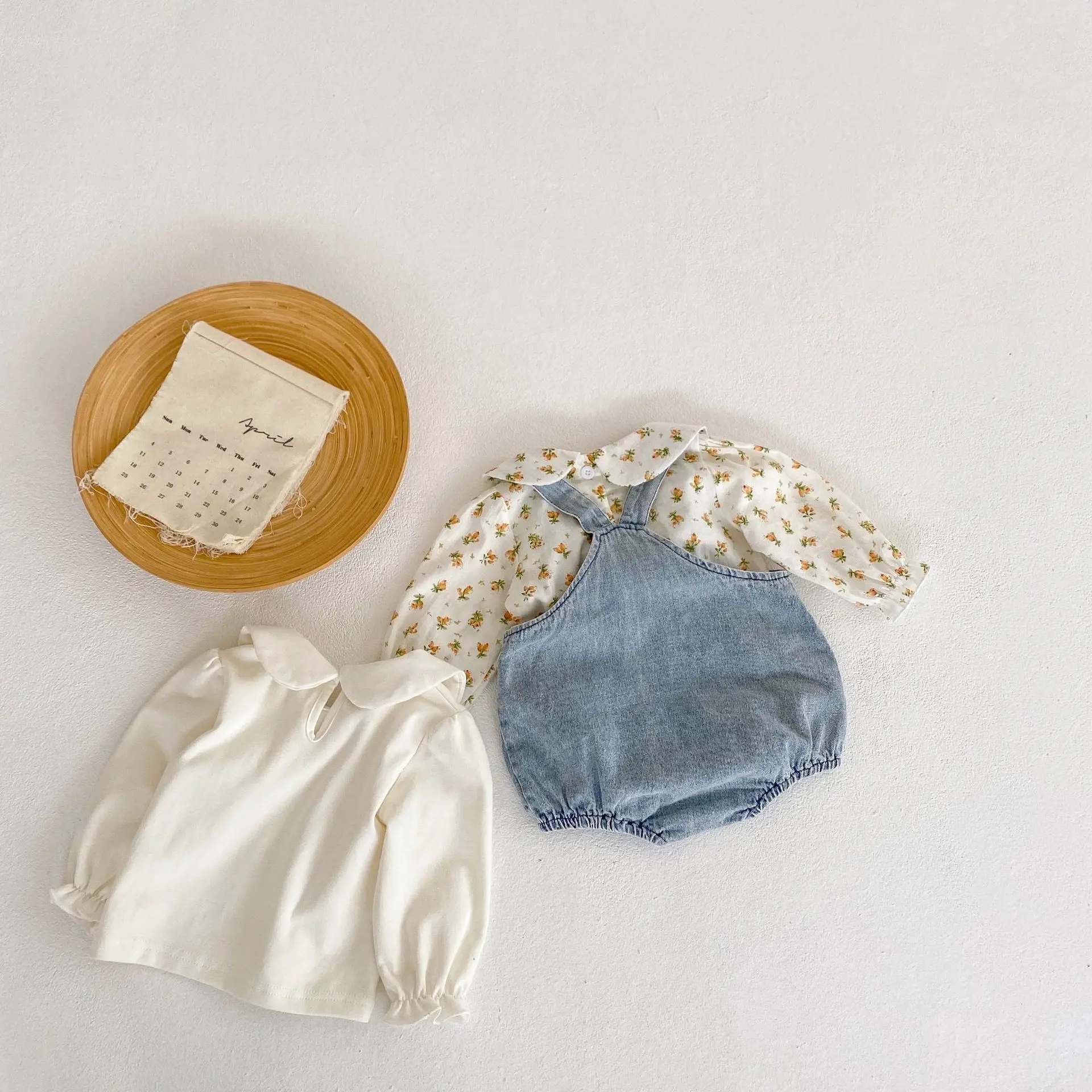 Summer new 0-3 year old baby clothing, denim crawling clothes for boys and girls, large pocket denim jumpsuit
