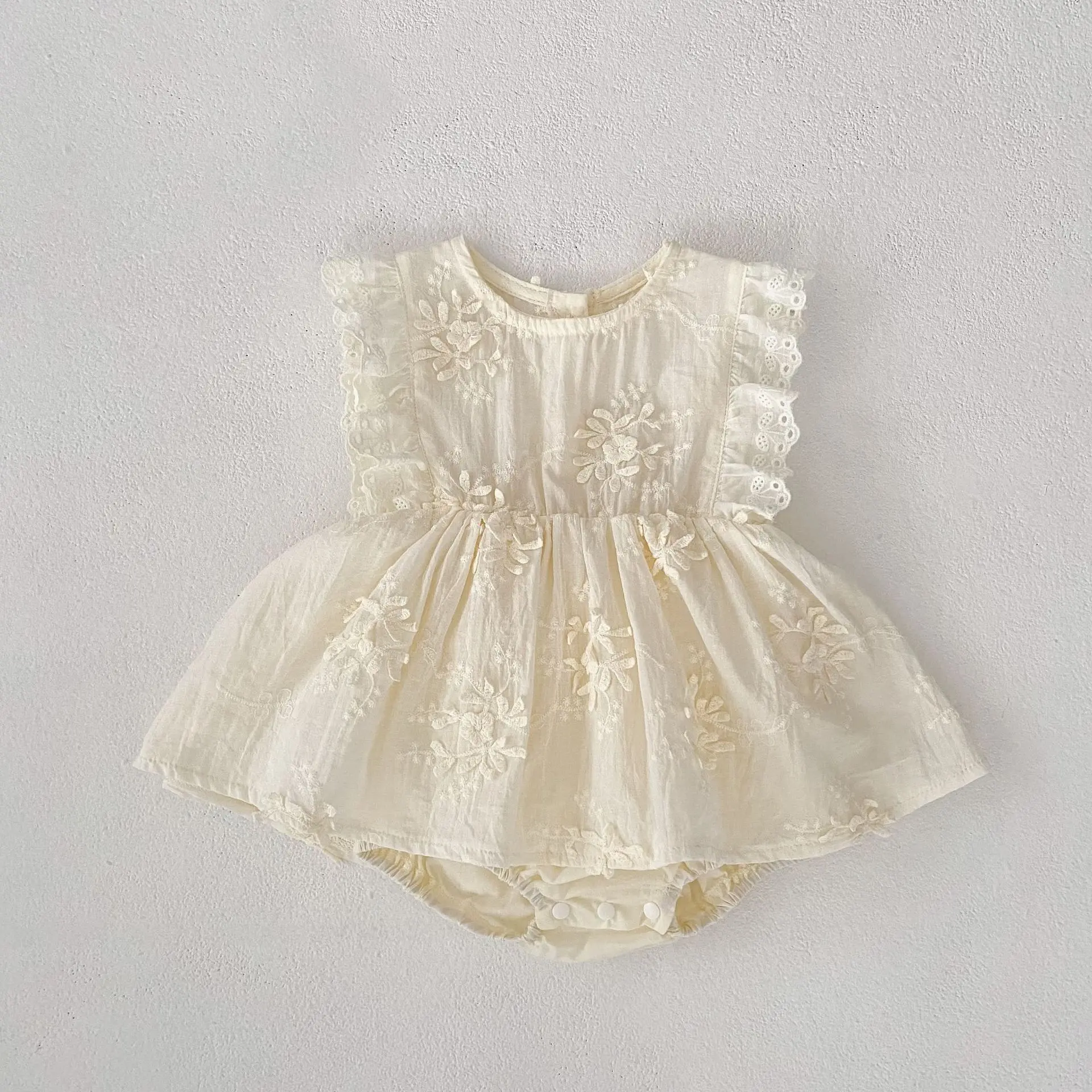 Summer new 0-3 year old baby clothing, embroidered lace flying sleeve princess skirt, cute baby girl jumpsuit