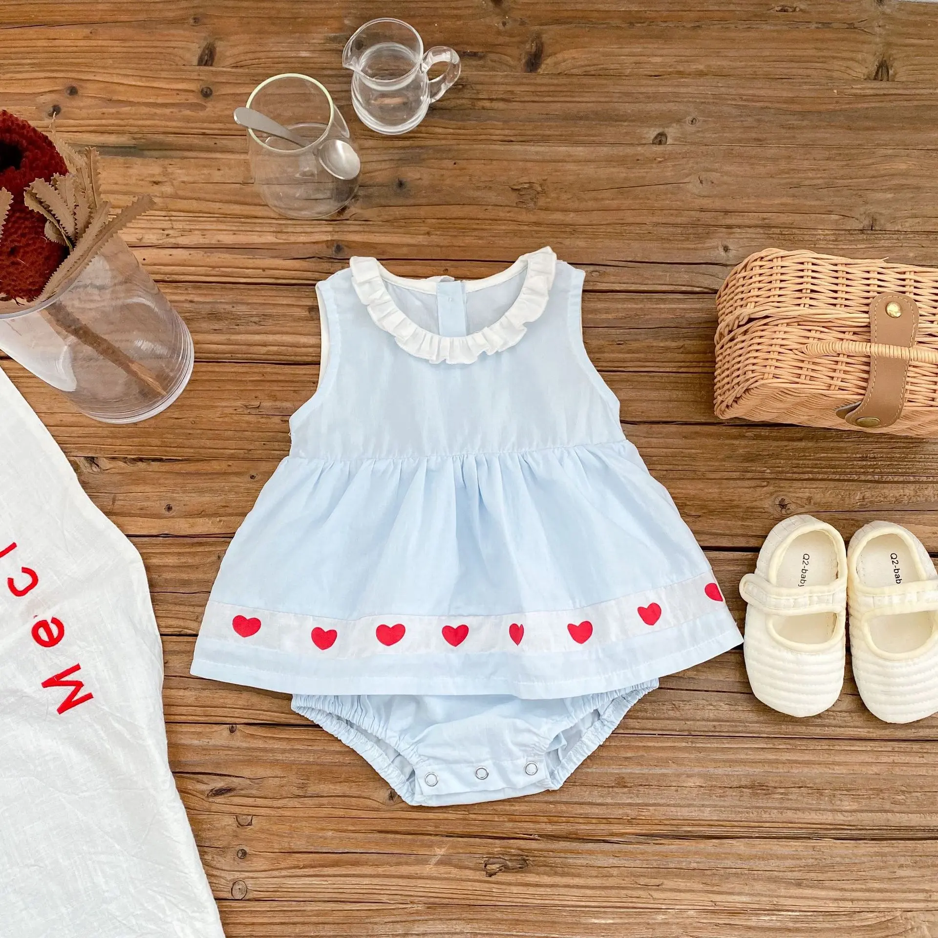 Summer new 0-3 year old baby clothing, cute girl baby jumpsuit, heart-shaped picture splicing dress pants