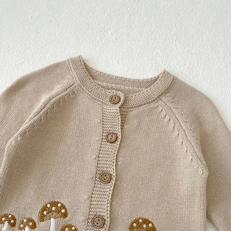 Autumn new baby clothing, 0-3 year old female baby, sweater jacket mushroom embroidery versatile cotton knit sweater