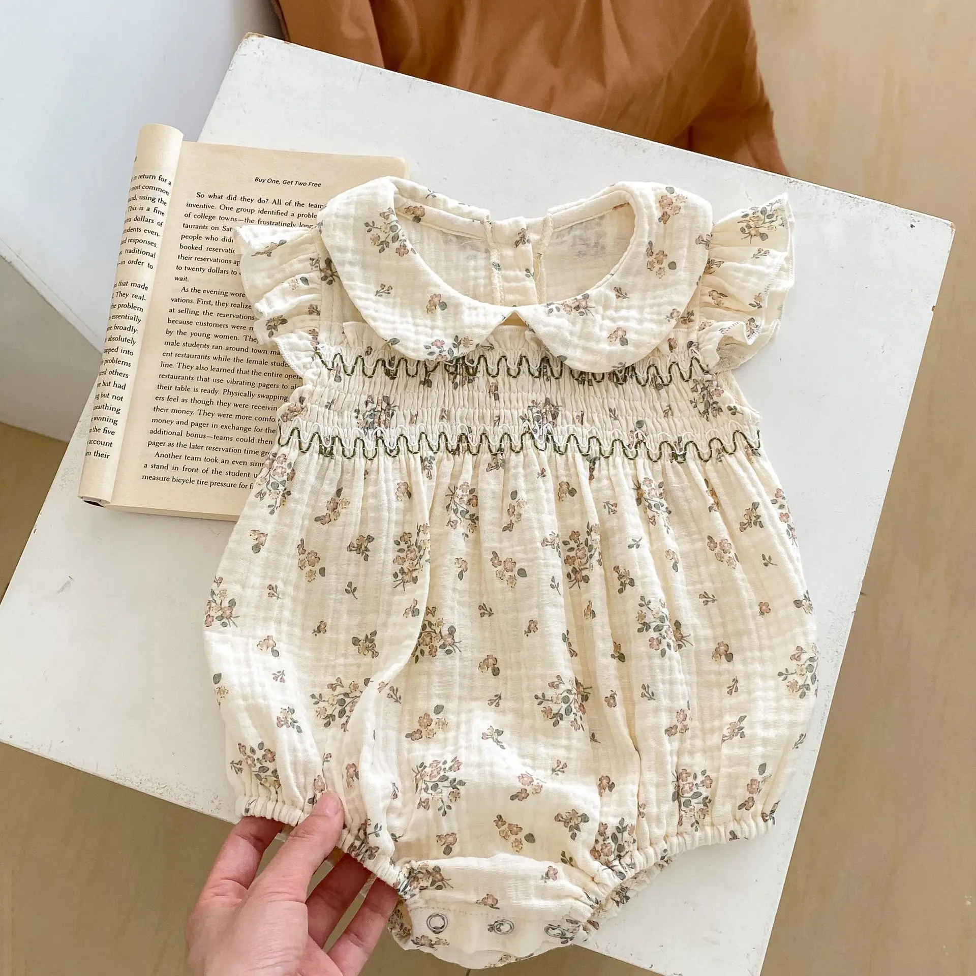 Summer new style 0-3 years old baby dress baby jumpsuits small flower baby collar flying sleeve triangle jumpsuits