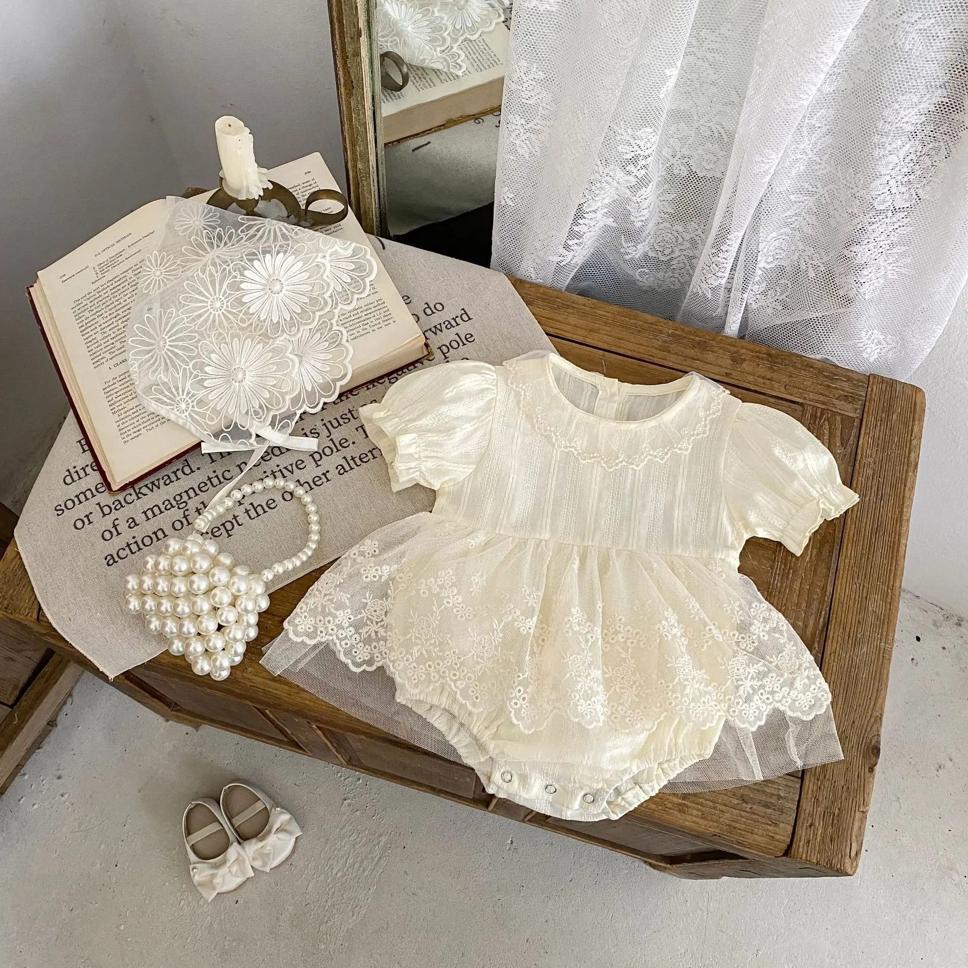 Summer new 0-3 year old baby clothing, baby girl jumpsuit, exquisite and fashionable lace collar princess mesh skirt jumpsuit