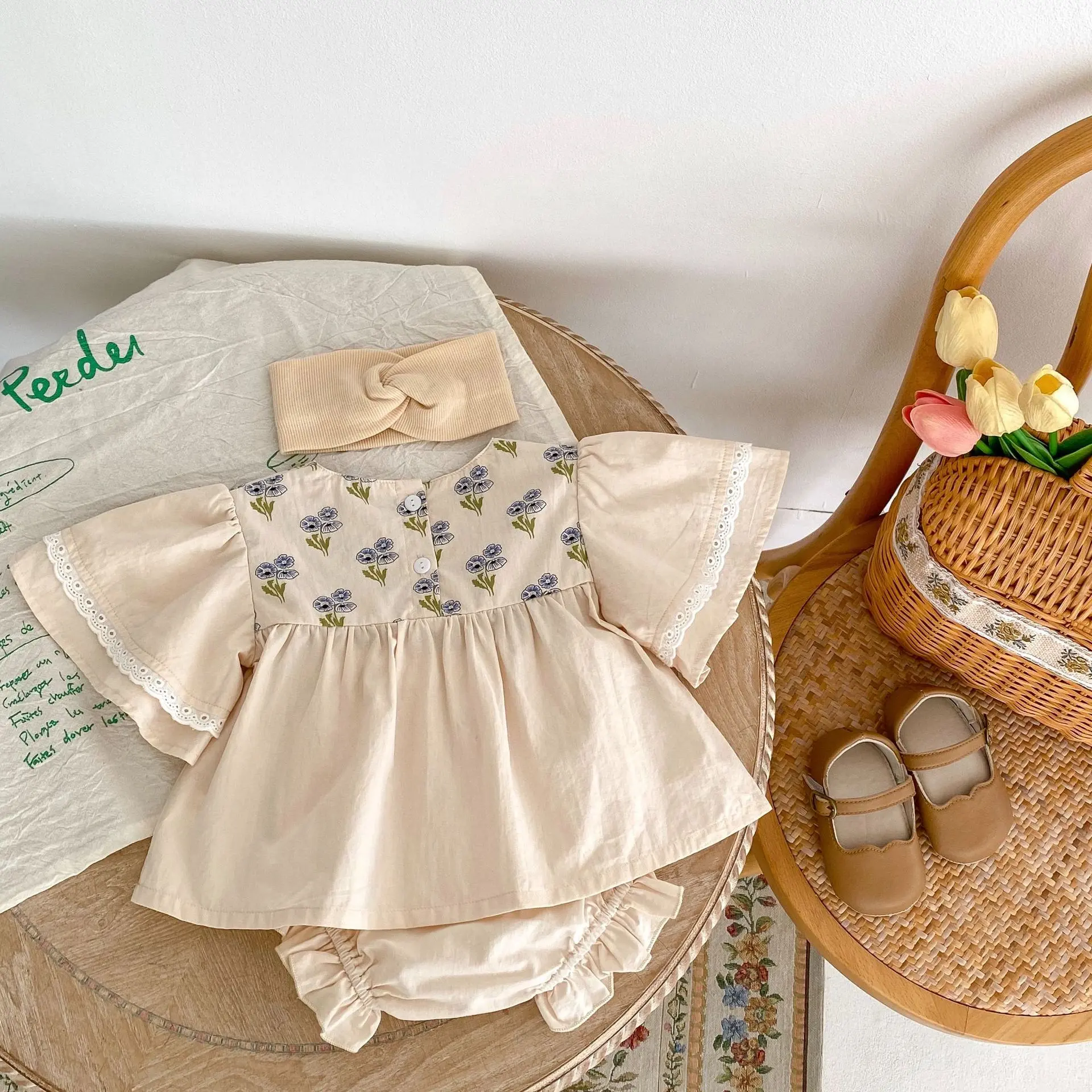 Summer new 0-3 year old baby clothing, baby girl bubble short sleeved square neck top+lace shorts