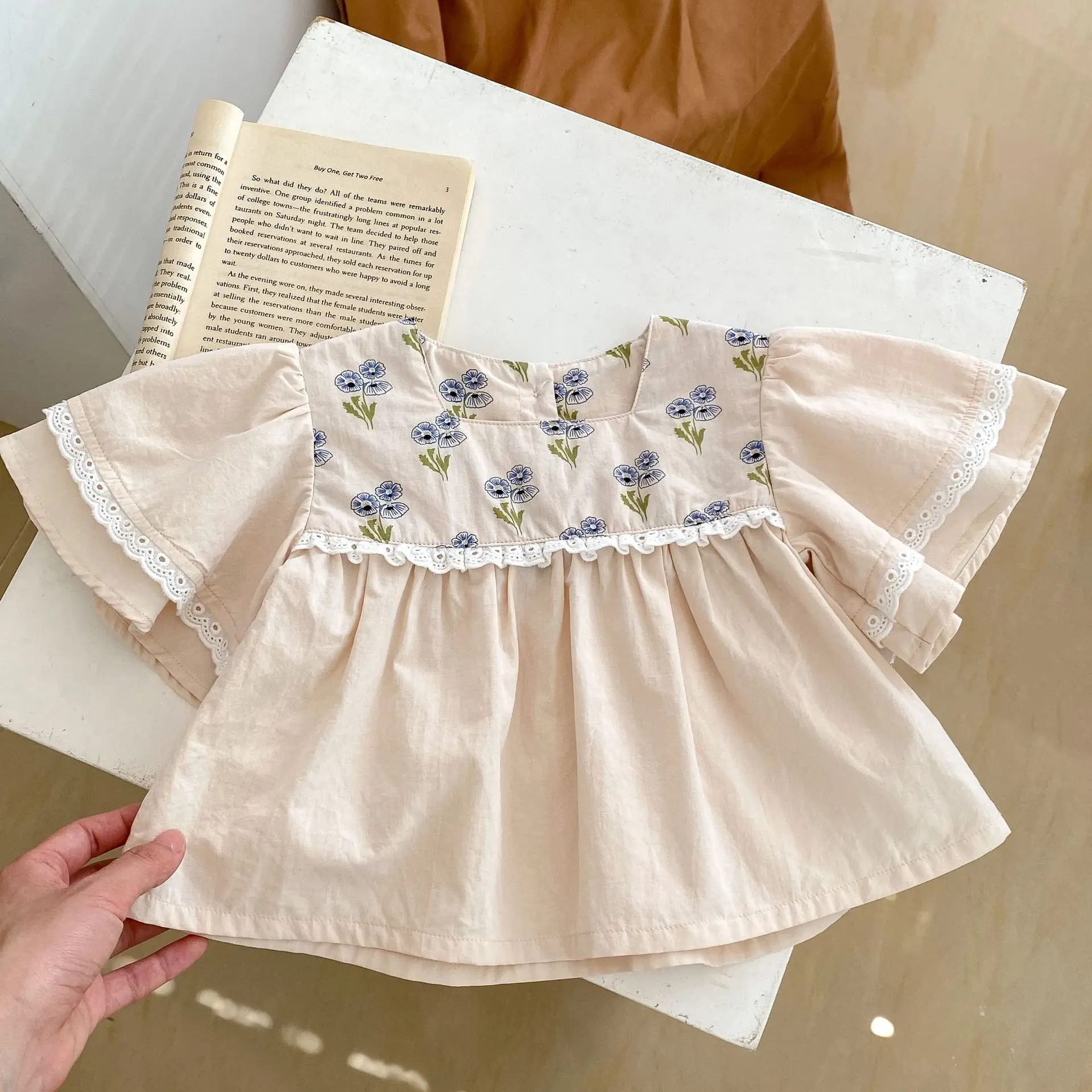Summer new 0-3 year old baby clothing, baby girl bubble short sleeved square neck top+lace shorts