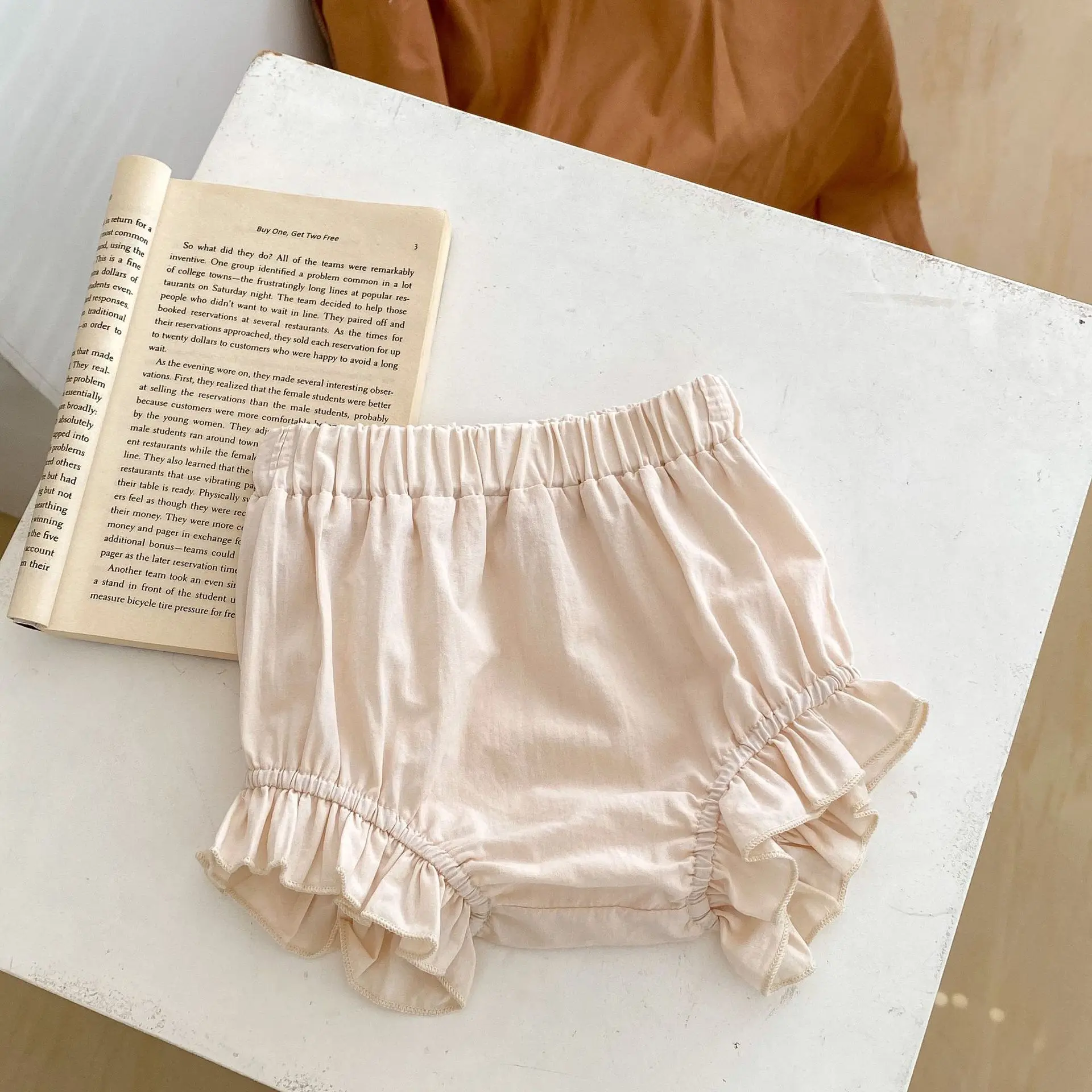 Summer new 0-3 year old baby clothing, baby girl bubble short sleeved square neck top+lace shorts