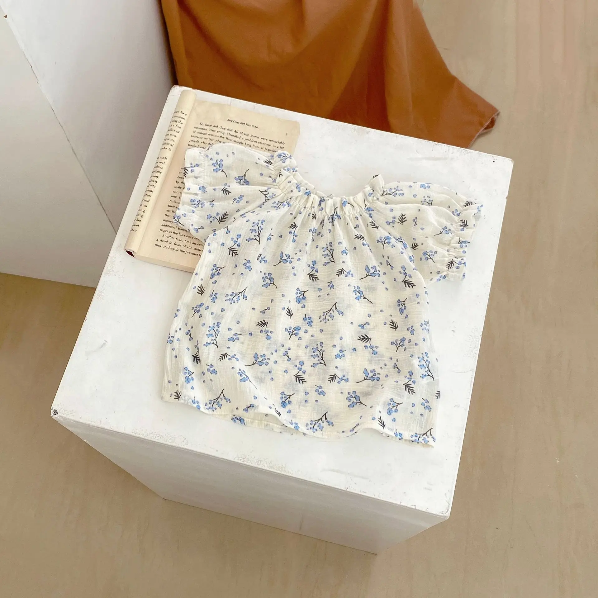 Summer new baby clothes for 0-3 years old, exquisite floral short-sleeved top for girls + fashionable lace shorts