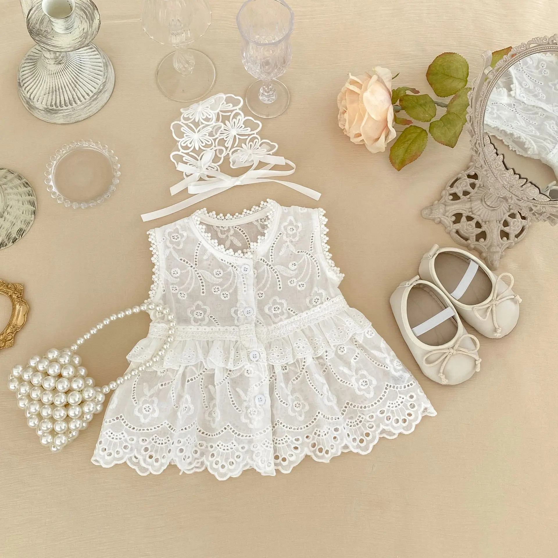 Summer new 0-3 year old baby clothing, sweet hollow lace  hem sleeveless cardigan top for baby girls