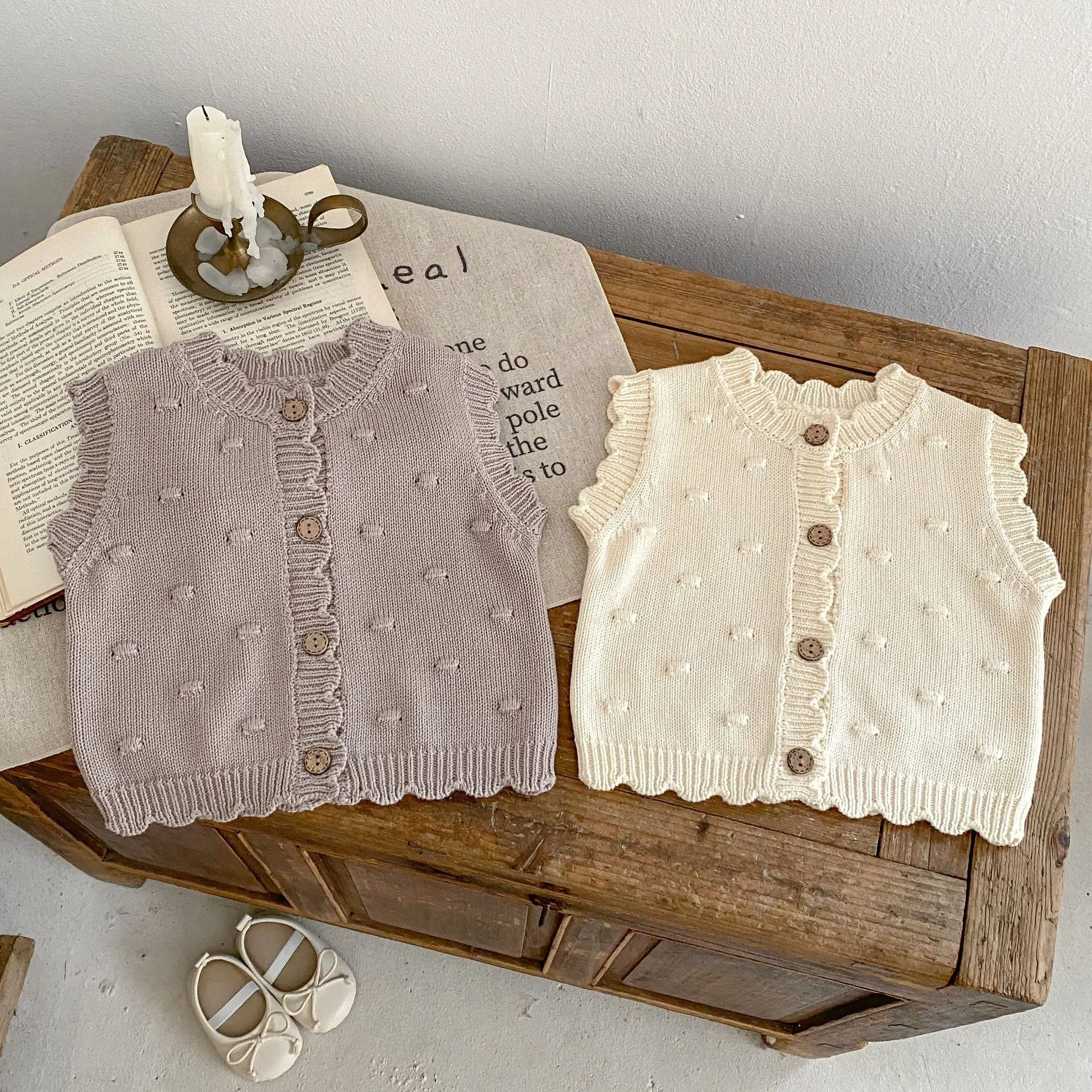 Autumn new 0-3 year old baby clothing, baby boy baby girl small wool ball cardigan knitted sweater gray vest