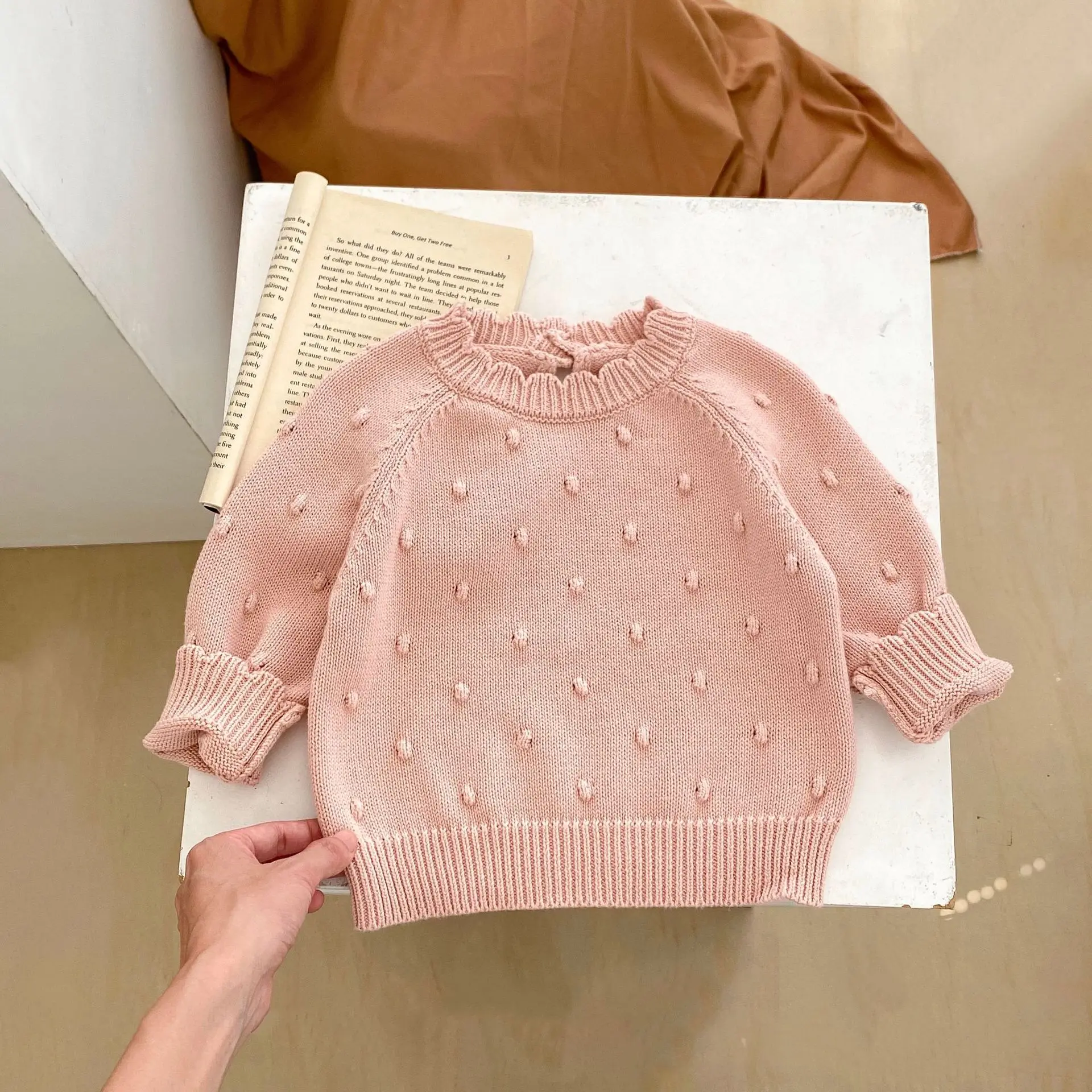 New autumn baby clothing for 0-3 years old, fashionable baby girl tops, bubble dot long sleeved pullover knitwear