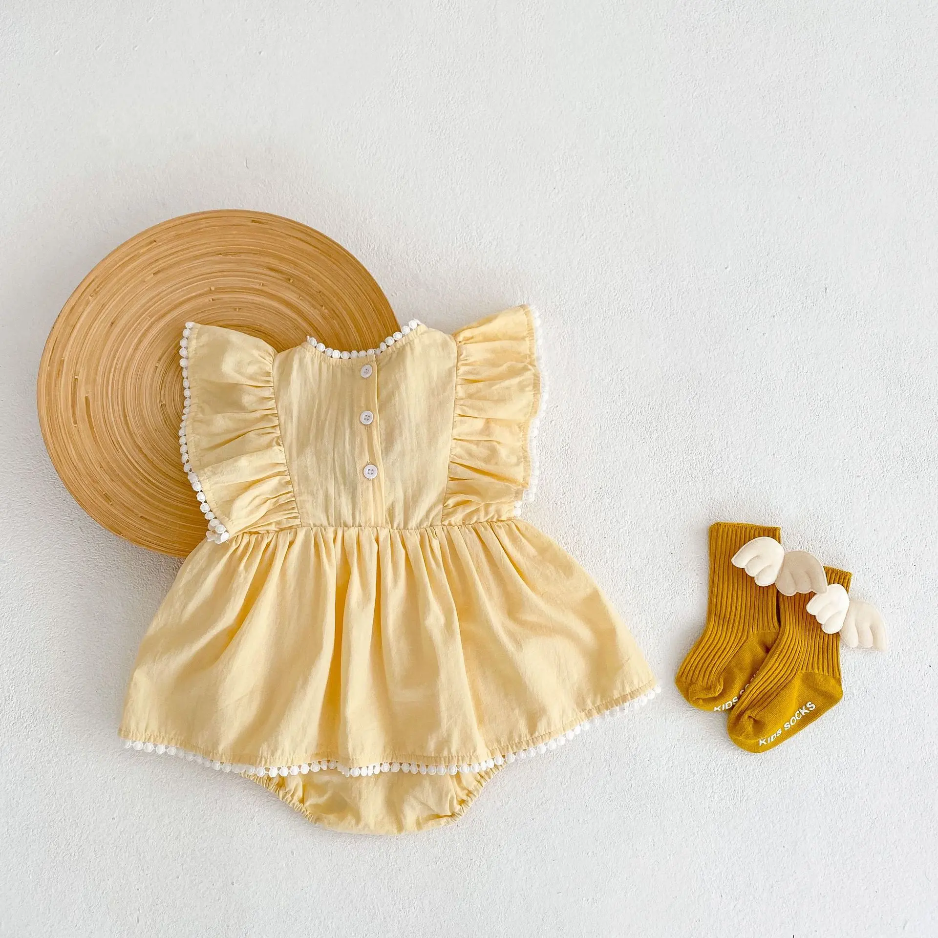 Summer new 0-3 year old baby clothing, exquisite flower embroidery flying sleeve jumpsuit skirt, cute baby girl jumpsuit