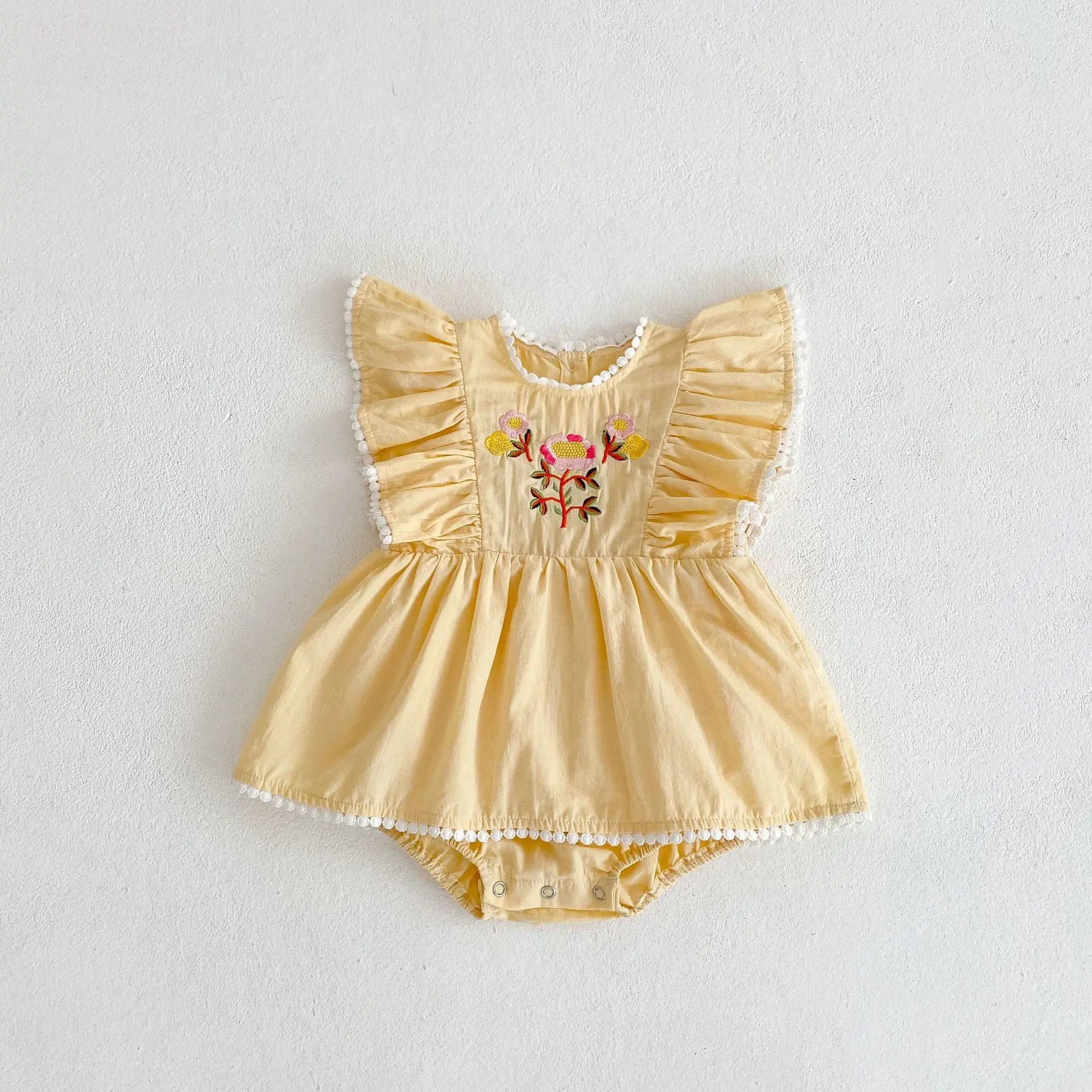 Summer new 0-3 year old baby clothing, exquisite flower embroidery flying sleeve jumpsuit skirt, cute baby girl jumpsuit
