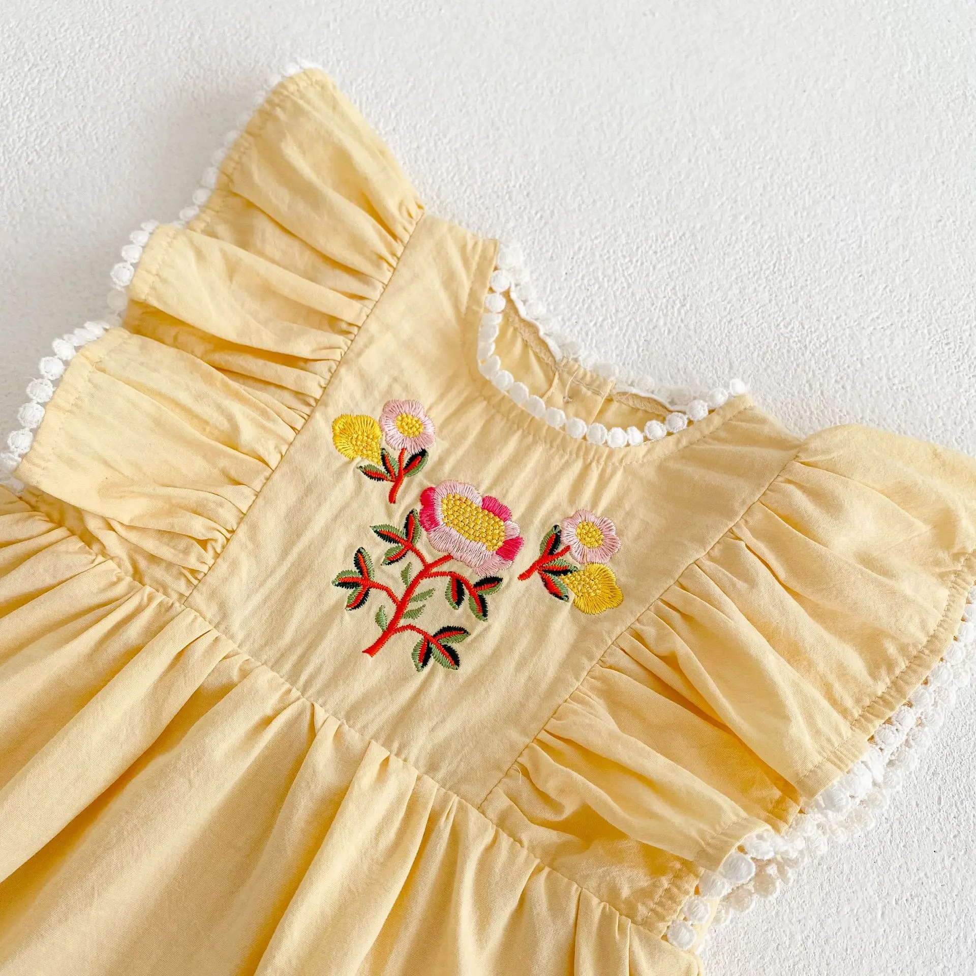 Summer new 0-3 year old baby clothing, exquisite flower embroidery flying sleeve jumpsuit skirt, cute baby girl jumpsuit