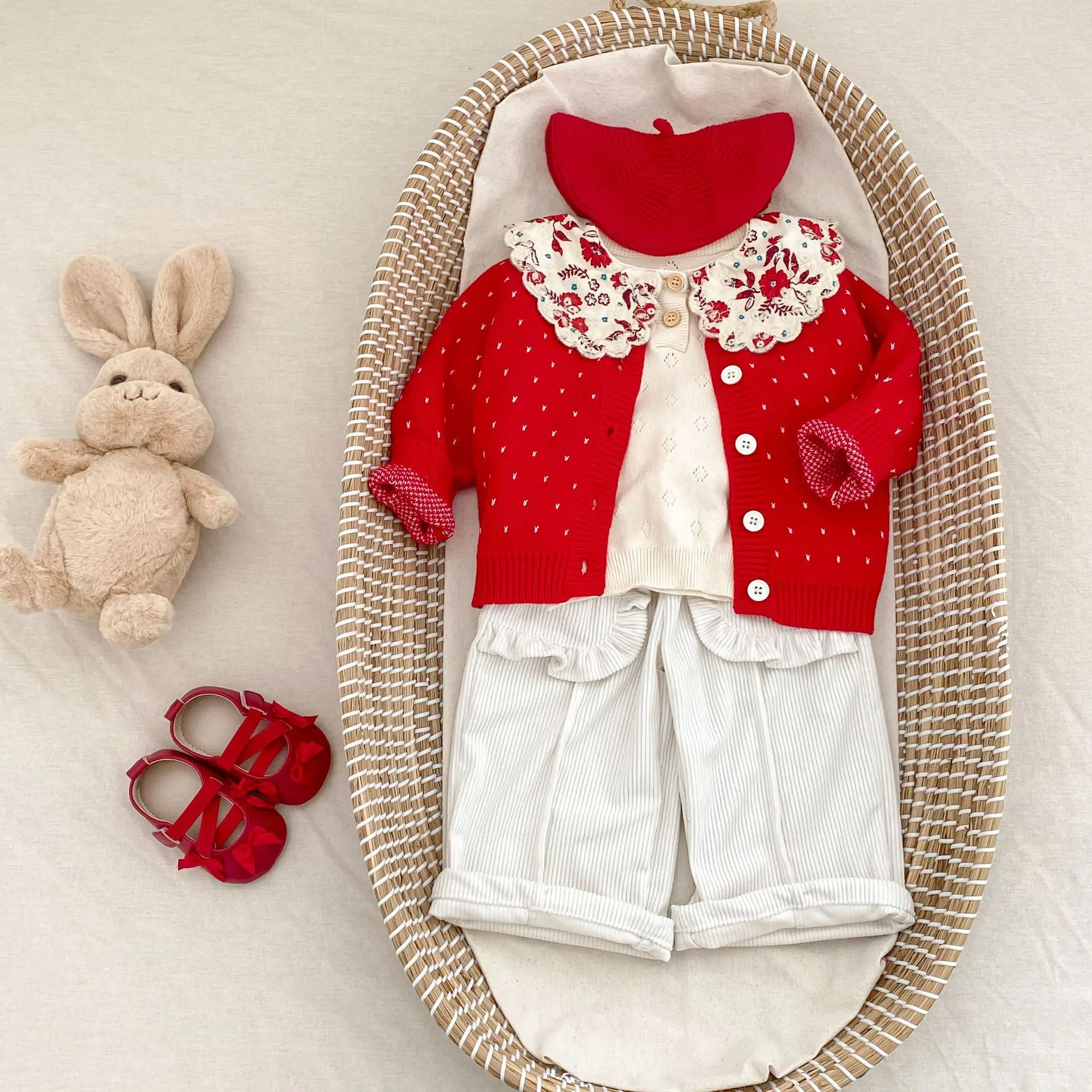 New autumn baby clothing for 0-3 years old, baby girl treasure small jacquard red knitted long sleeved round neck cardigan