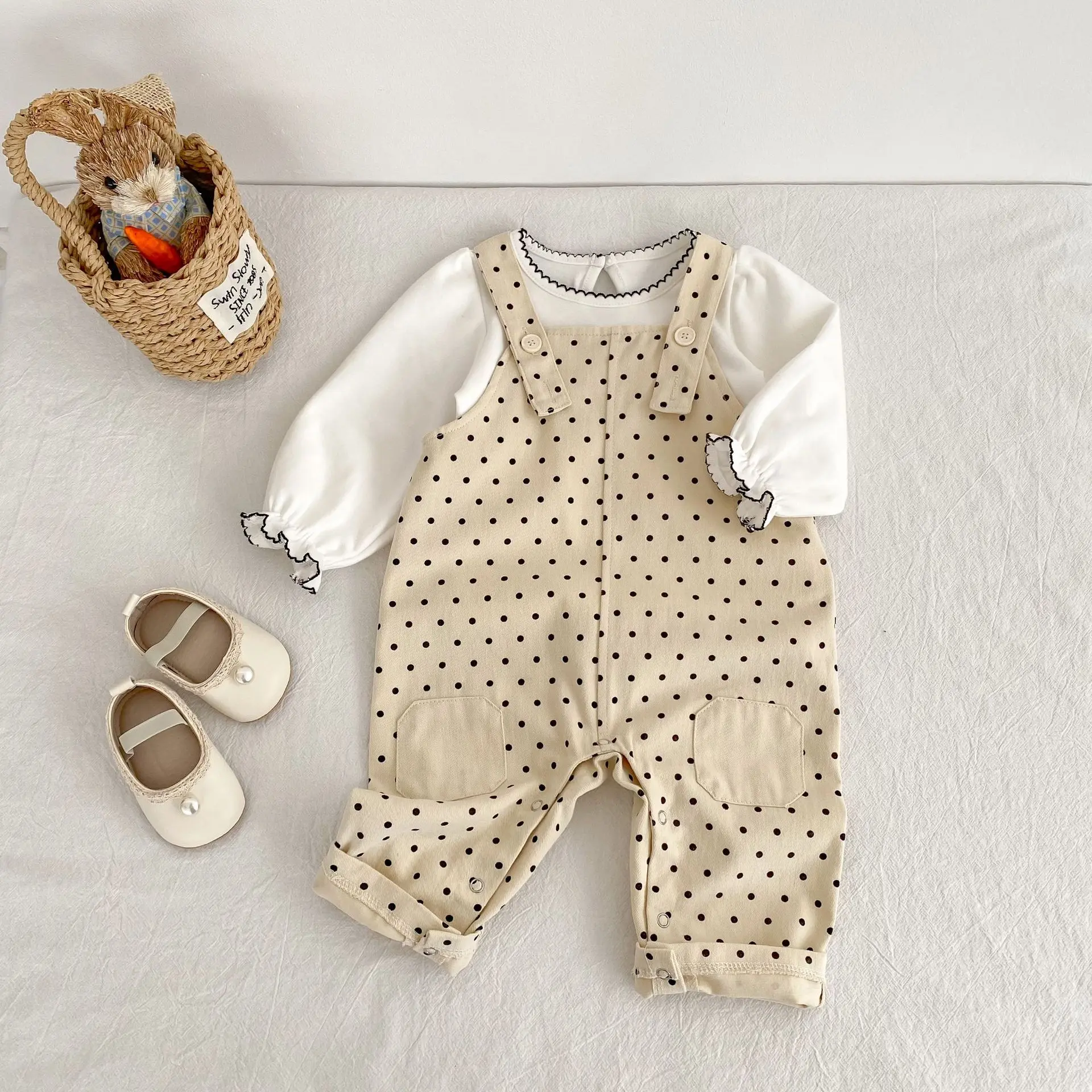New spring and autumn baby clothing for 0-3 years old, boys and girls baby polka dot patch shoulder strap jumpsuit pants