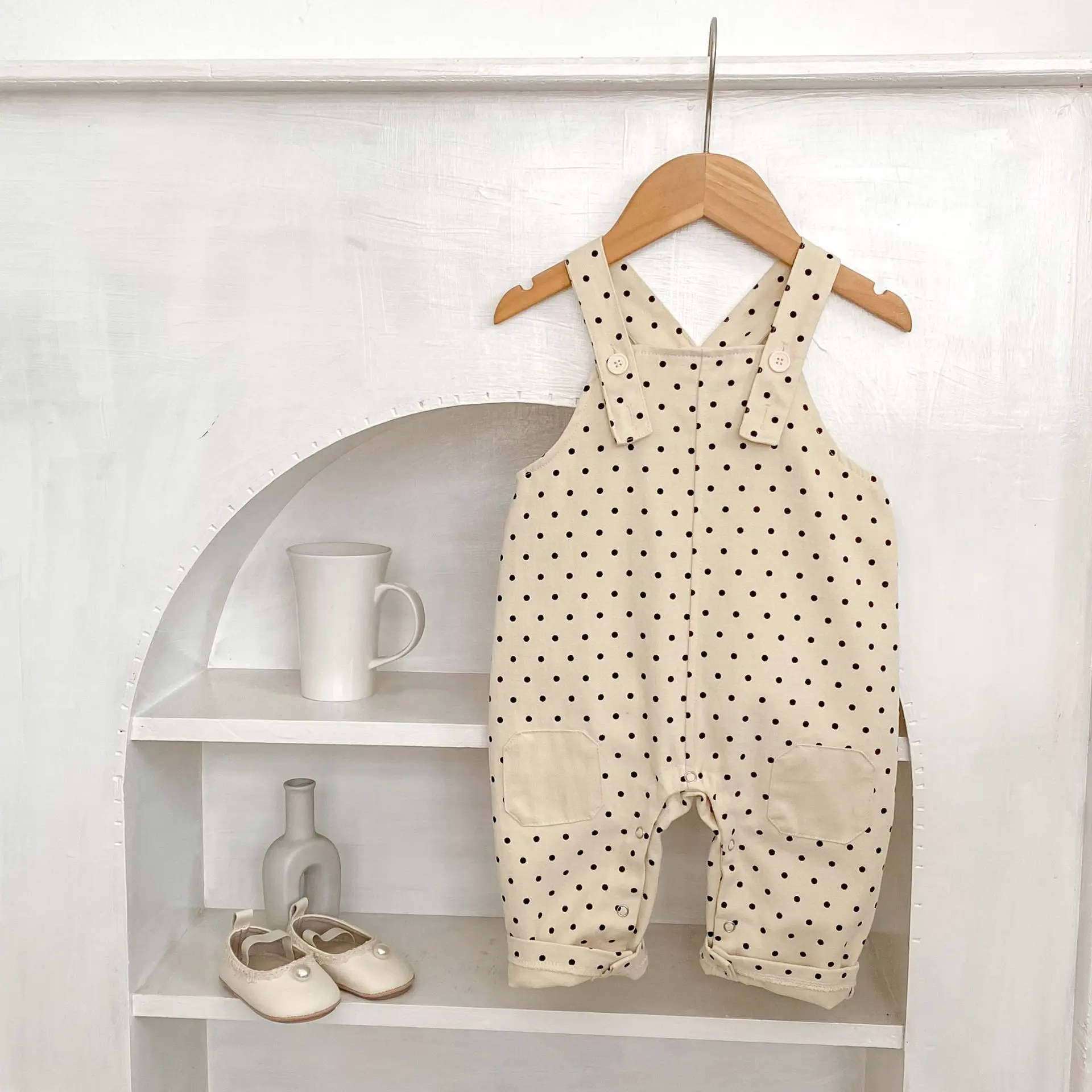 New spring and autumn baby clothing for 0-3 years old, boys and girls baby polka dot patch shoulder strap jumpsuit pants