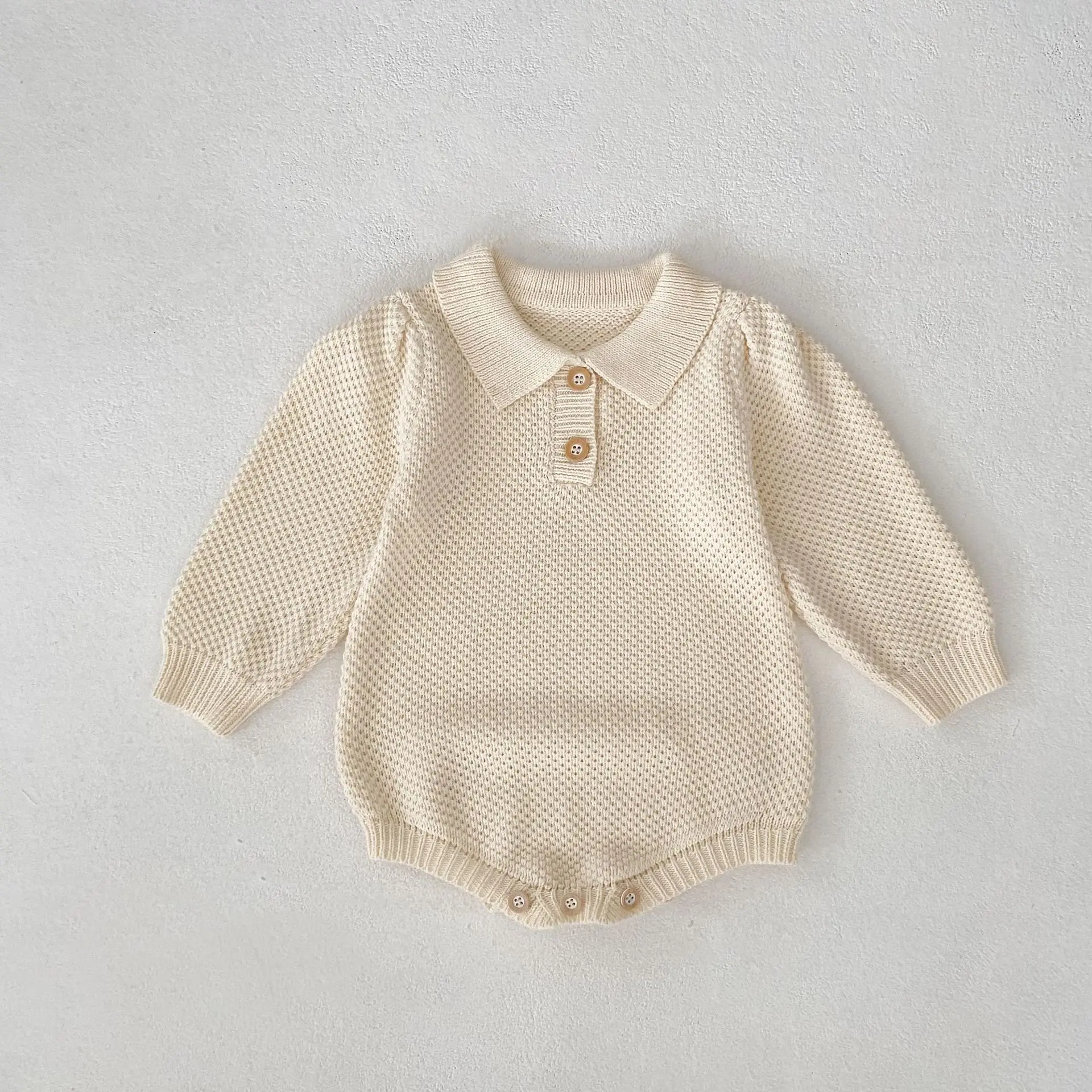 New autumn clothing for infants aged 0-3, small square neck knitted long sleeved soft apricot jumpsuit for baby girls and boys