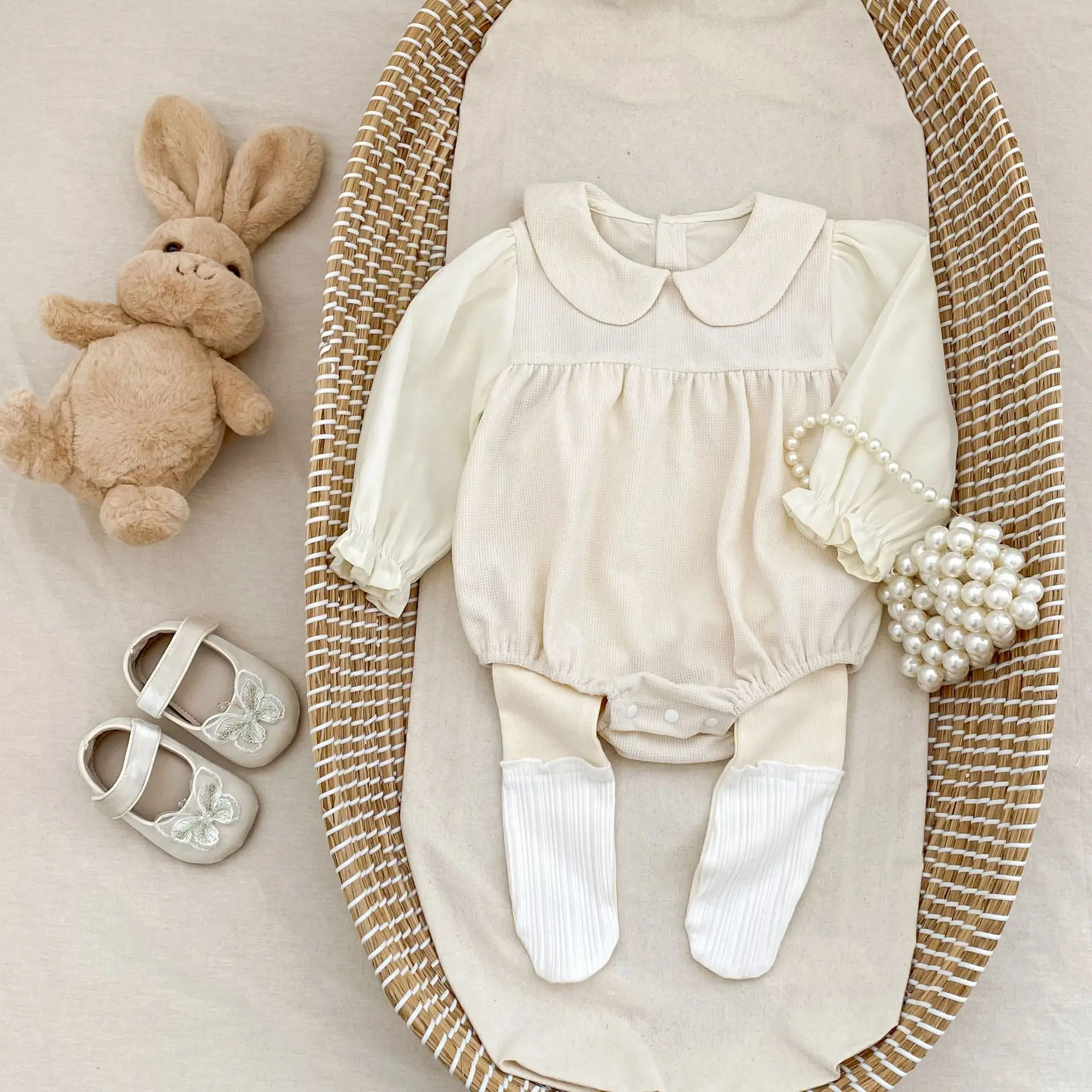 New autumn baby clothing for 0-3 years old, delicate lapel corduroy doll collar long sleeved jumpsuit for baby girls