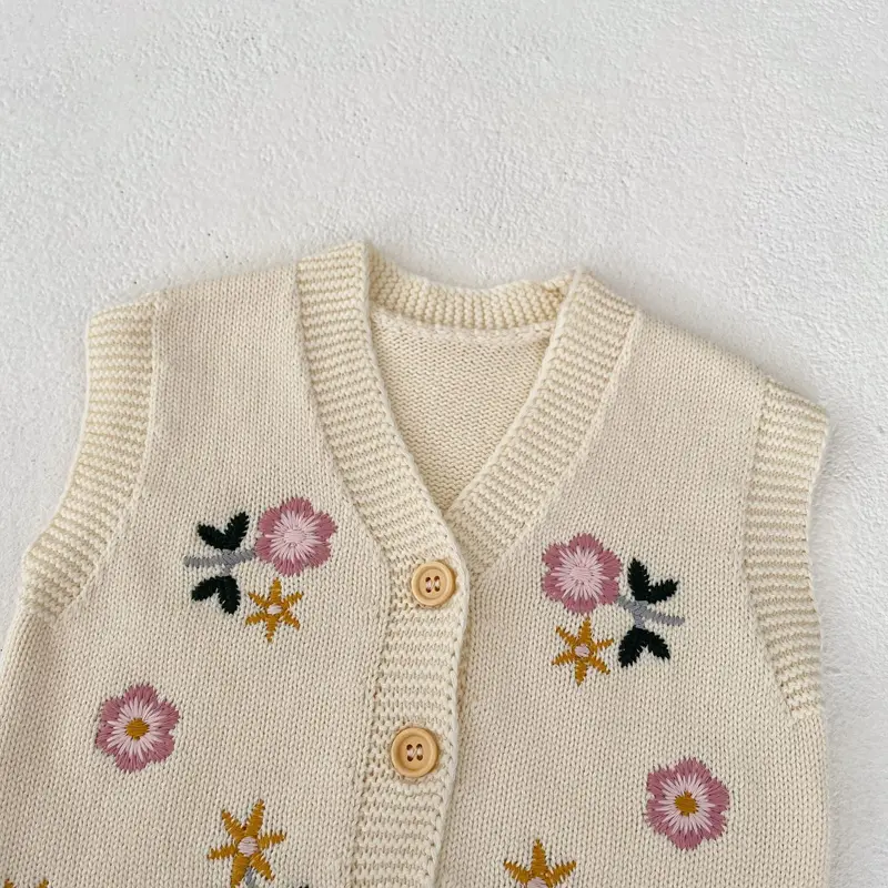 New baby clothing for spring and autumn seasons, 0-3 year old girls, flower embroidered knitted pure cotton vest