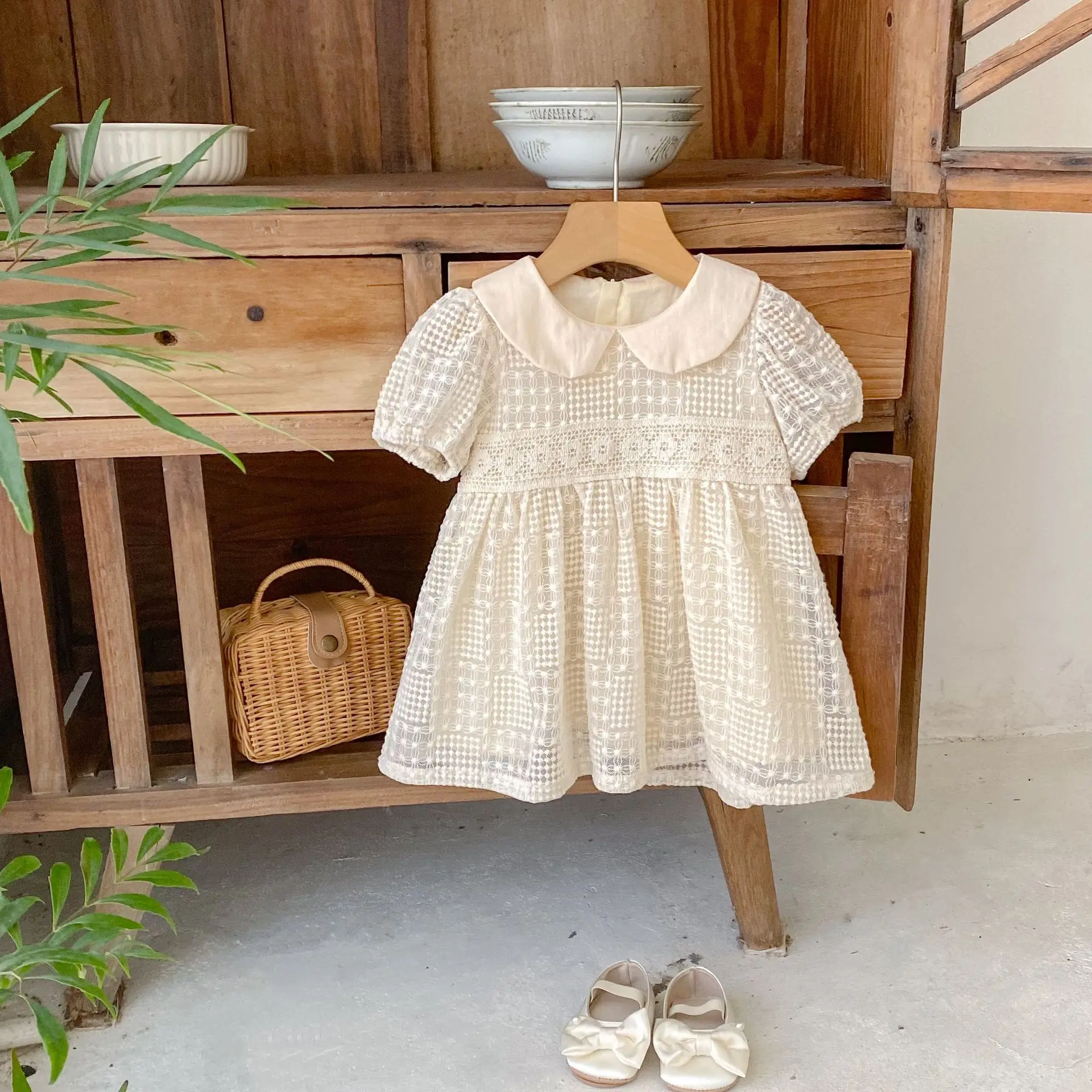Summer new style baby clothes for 0-3 years old, cute baby girl dress, exquisite doll collar, embroidered princess dress