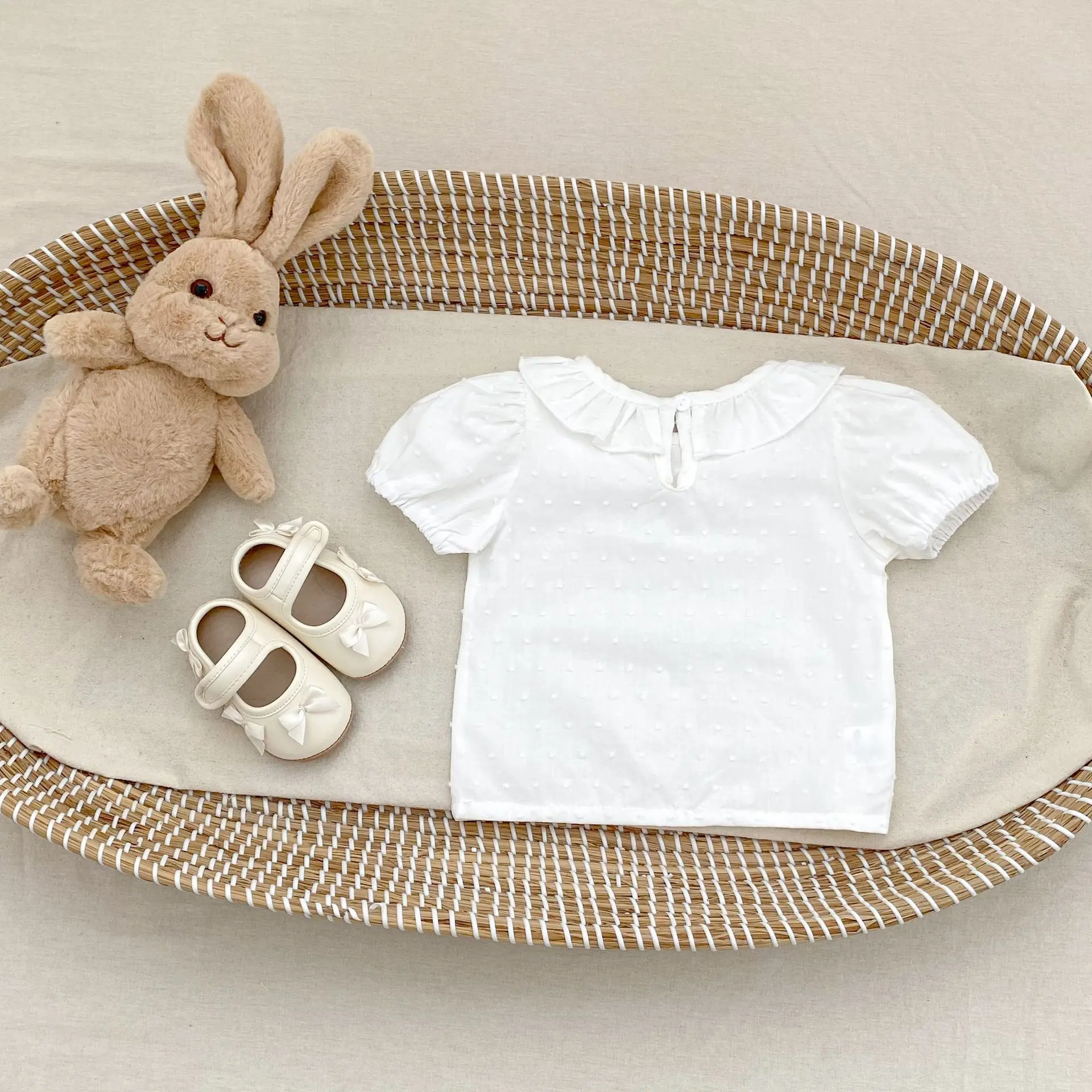 Summer new 0-3 year old baby clothing, doll collar stylish short sleeved shirt, cute and fashionable top