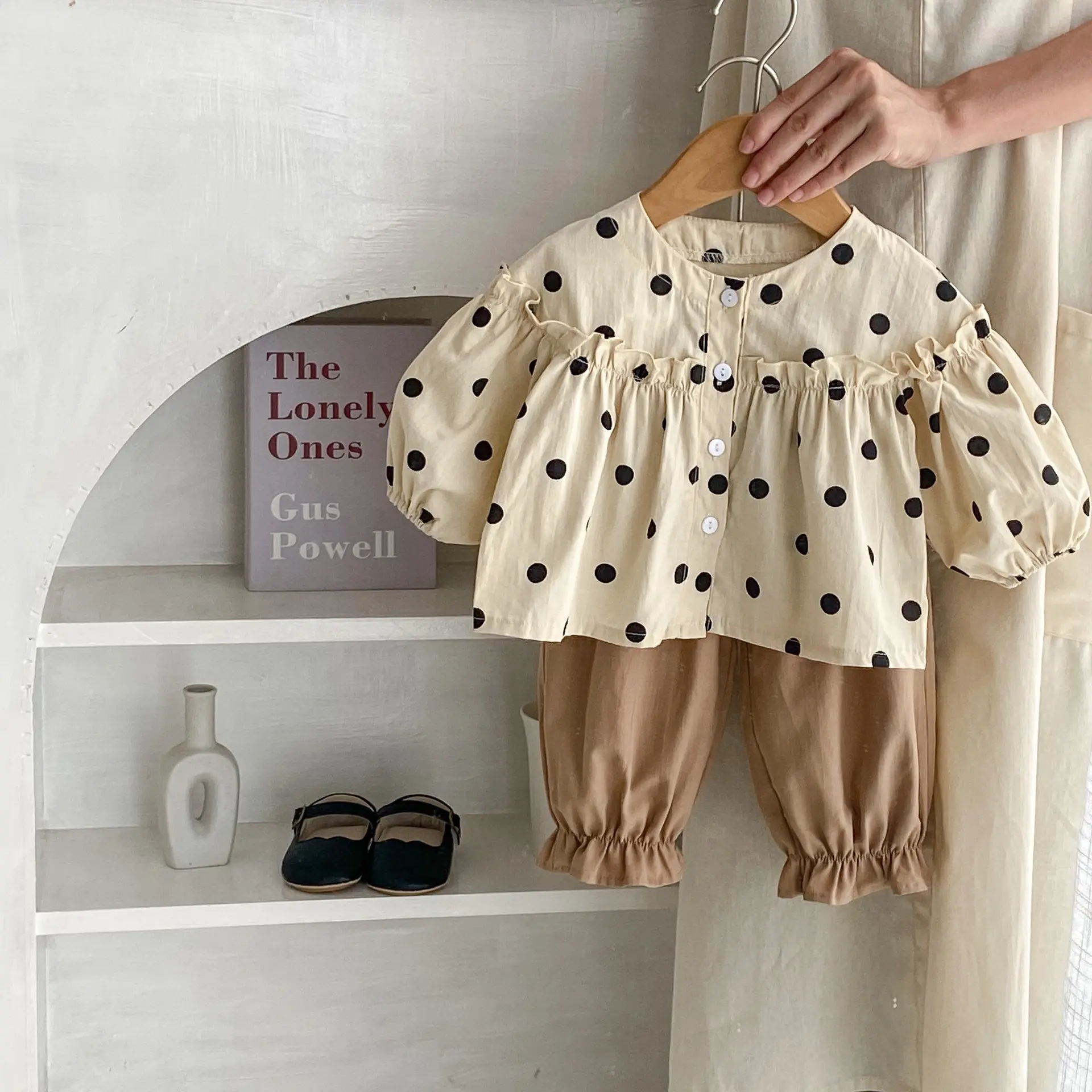 Spring and autumn new baby clothes for 0-3 years old, fashionable baby girl simple khaki casual ruffled trousers