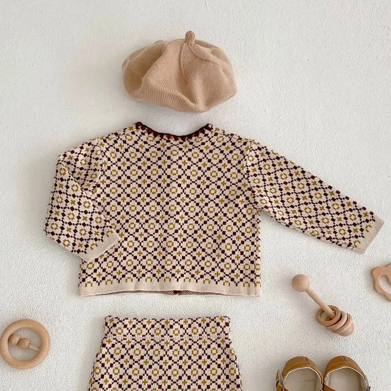 New baby clothing for spring and autumn seasons, 0-3 year old girls, knitted small fragrant sweater jacket