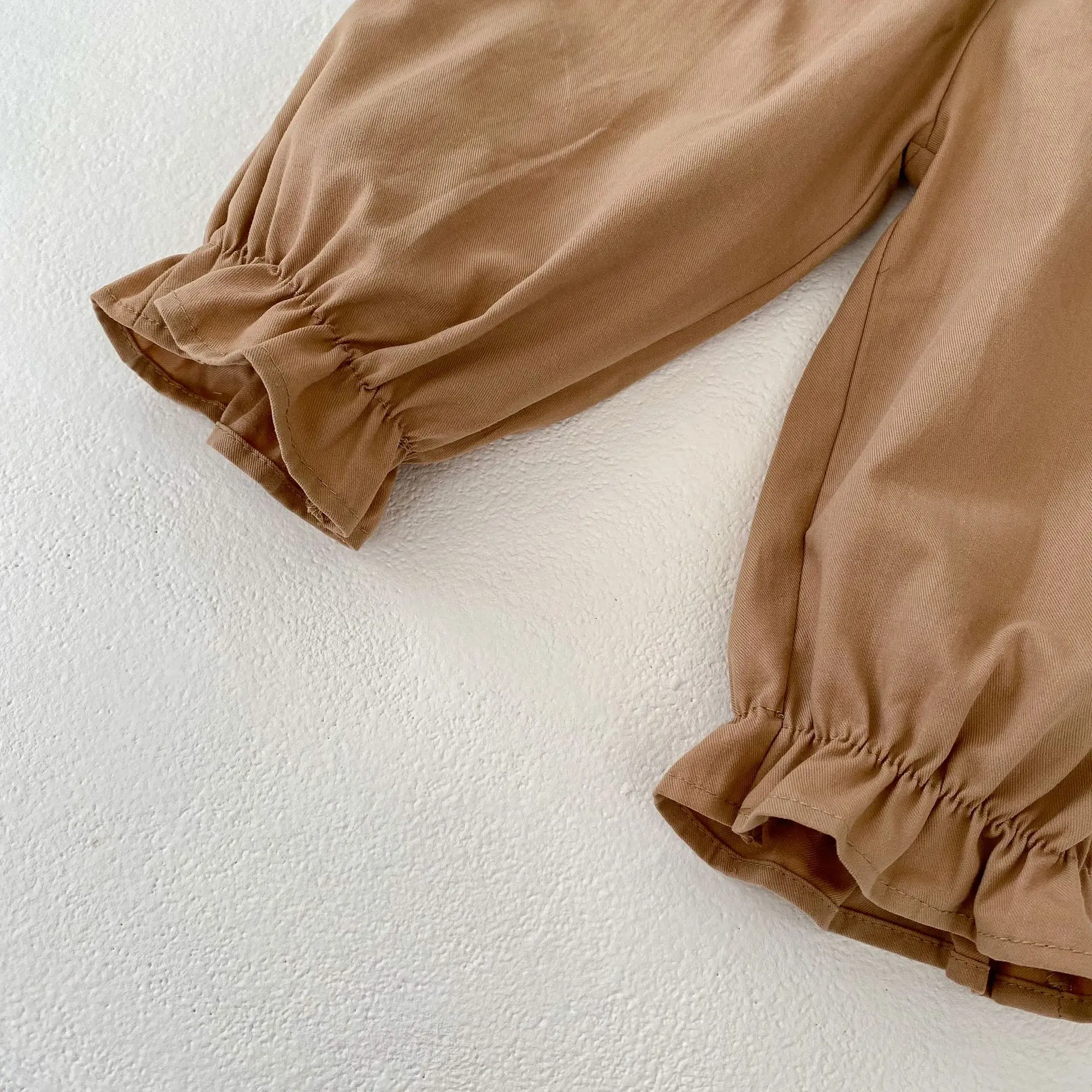 Spring and autumn new baby clothes for 0-3 years old, fashionable baby girl simple khaki casual ruffled trousers