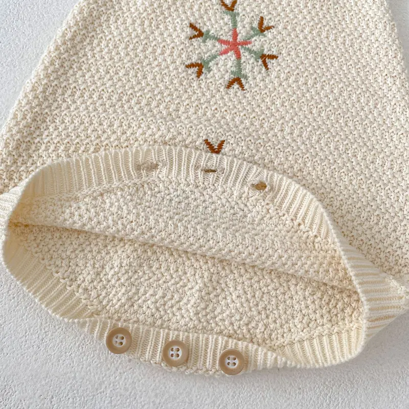 New autumn baby clothing, 0-3 year old female baby, colorful snowflake embroidered knitted jumpsuit, crawling suit