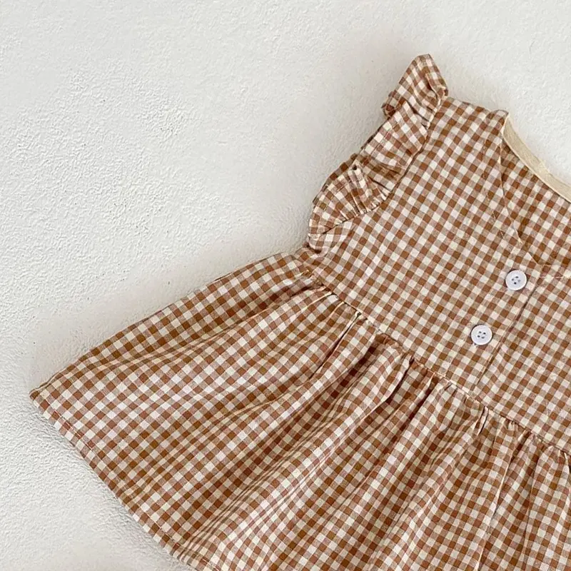 Summer new baby clothing, 0-3 year old girls, small plaid fly sleeved top+bread pants 2-piece set