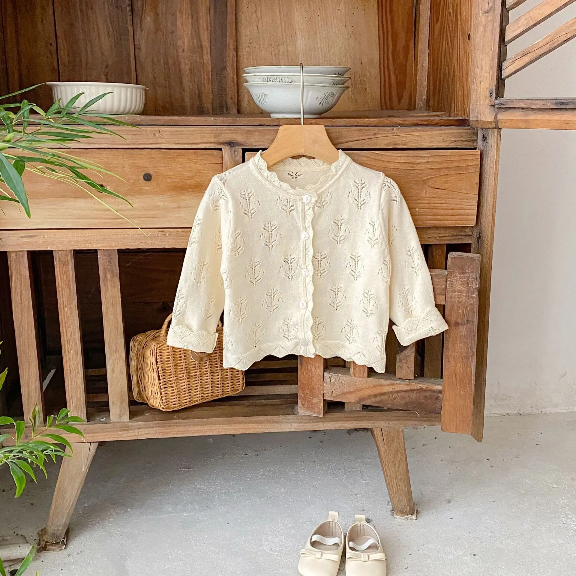 Summer new 0-3 year old baby clothing, delicate baby girl thin cardigan long sleeved air-conditioned shirt