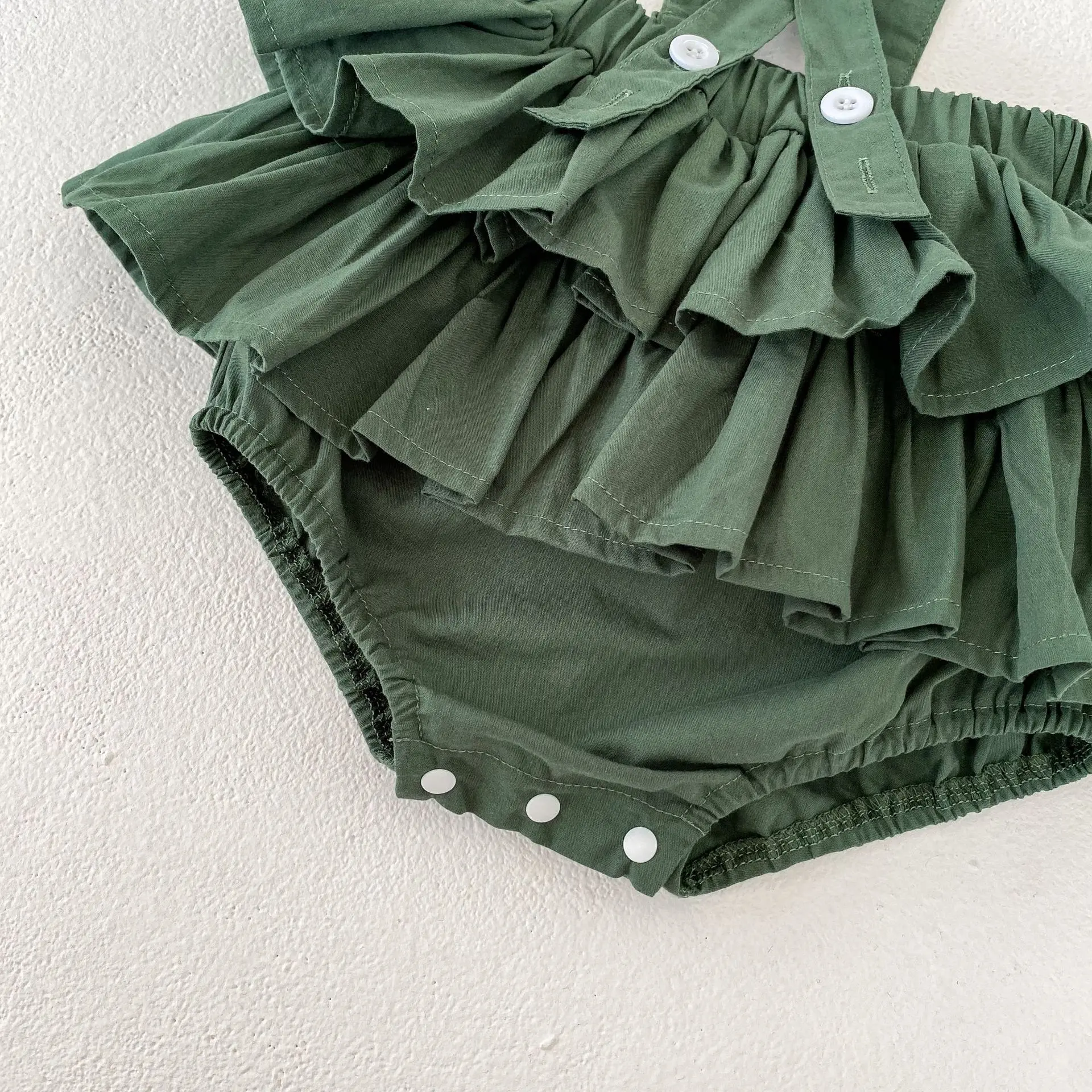 Spring and Autumn New Fashion Versatile Set for Infants and Girls aged 0-3, Green Sling Skirt Pants+Floral Long sleeved Wooden E