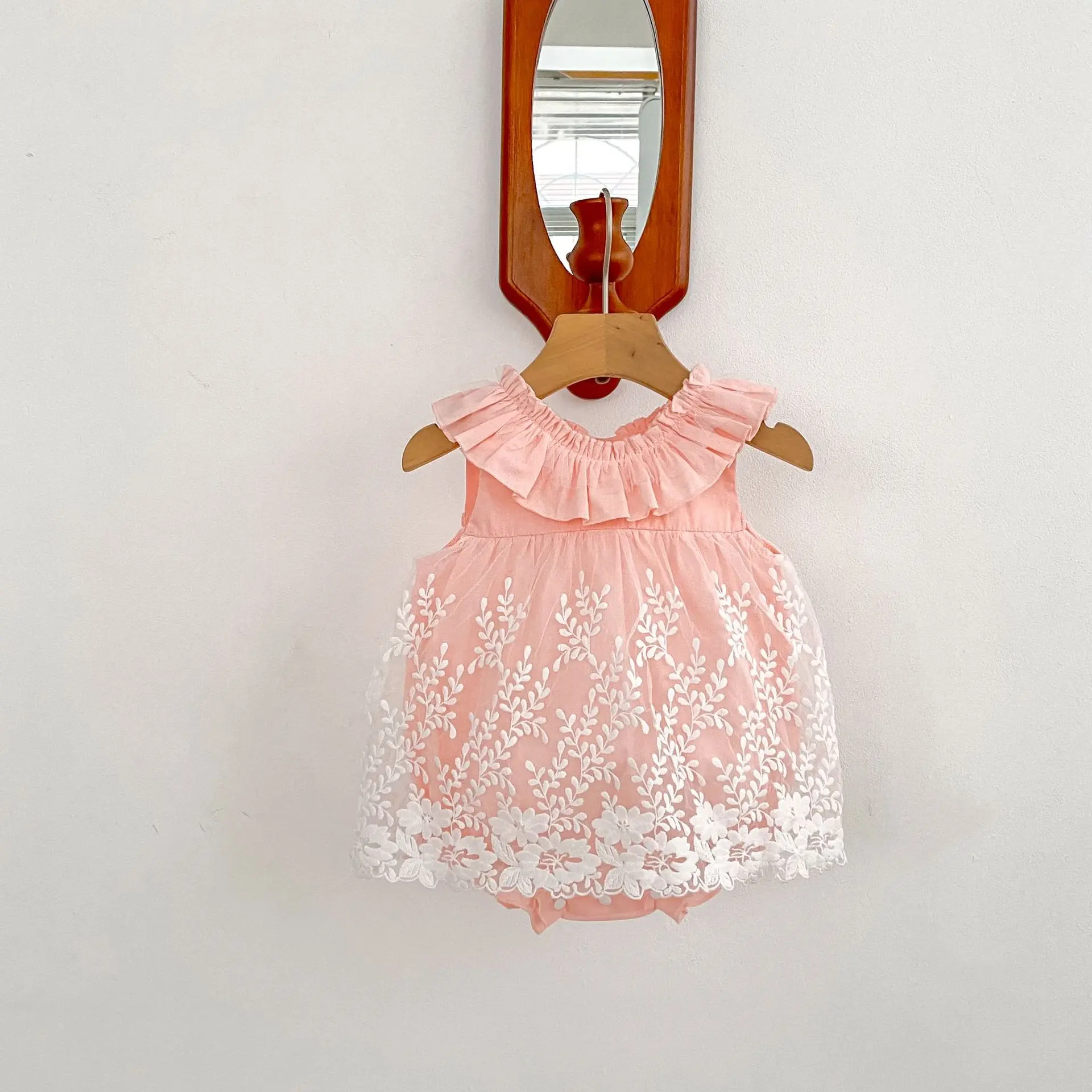 Summer new baby clothes for 0-3 years old, fashionable baby girl suspenders,exquisite soft yarn jumpsuit princess style jumpsuit