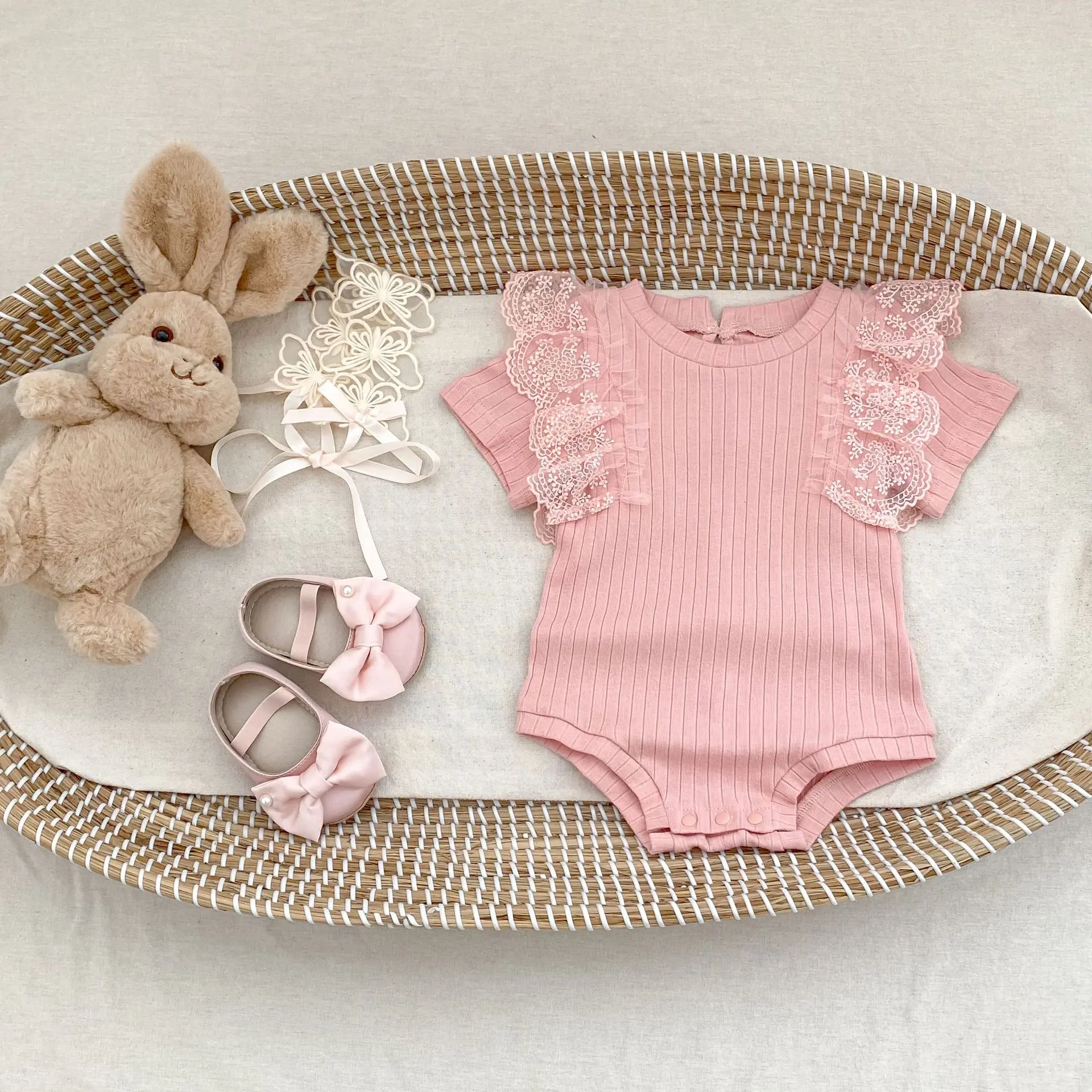 Summer new baby clothes for 0-3 years old, exquisite baby girl lace, flying sleeves, princess style knitted jumpsuit