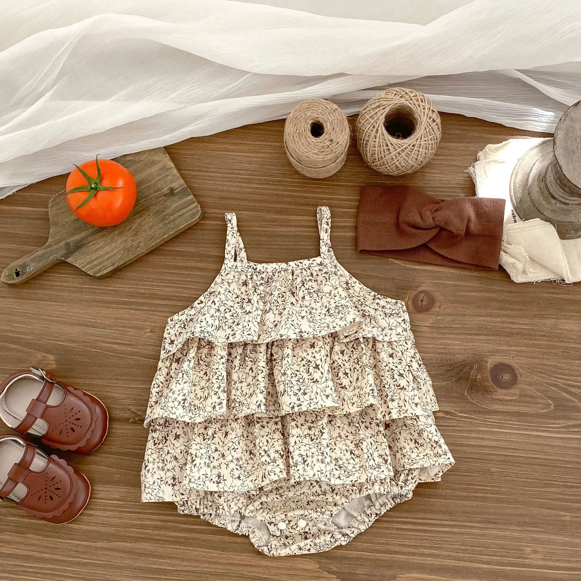 Summer new baby clothes for 0-3 years old, fashionable baby girl print suspender triangle jumpsuit