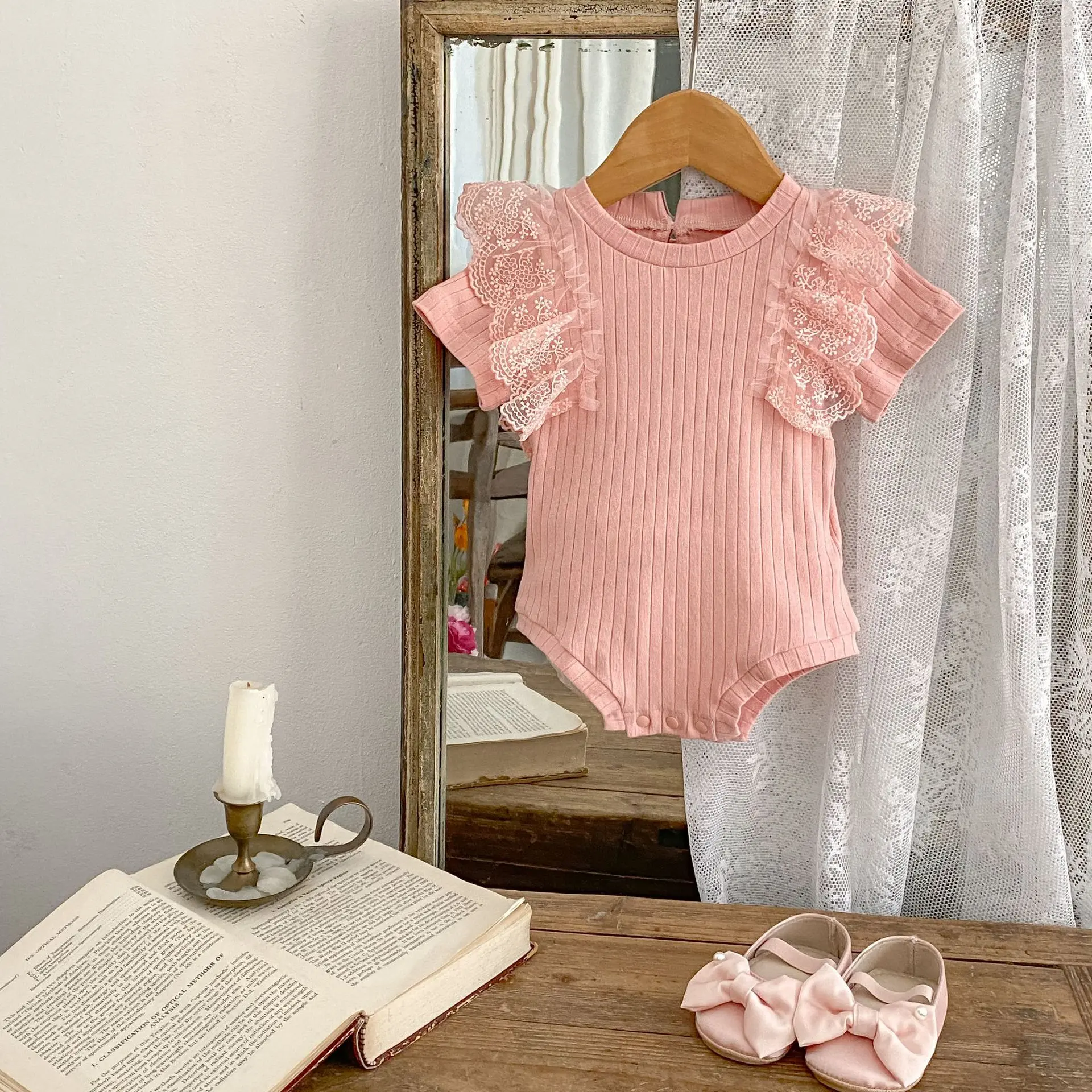 Summer new baby clothes for 0-3 years old, exquisite baby girl lace, flying sleeves, princess style knitted jumpsuit