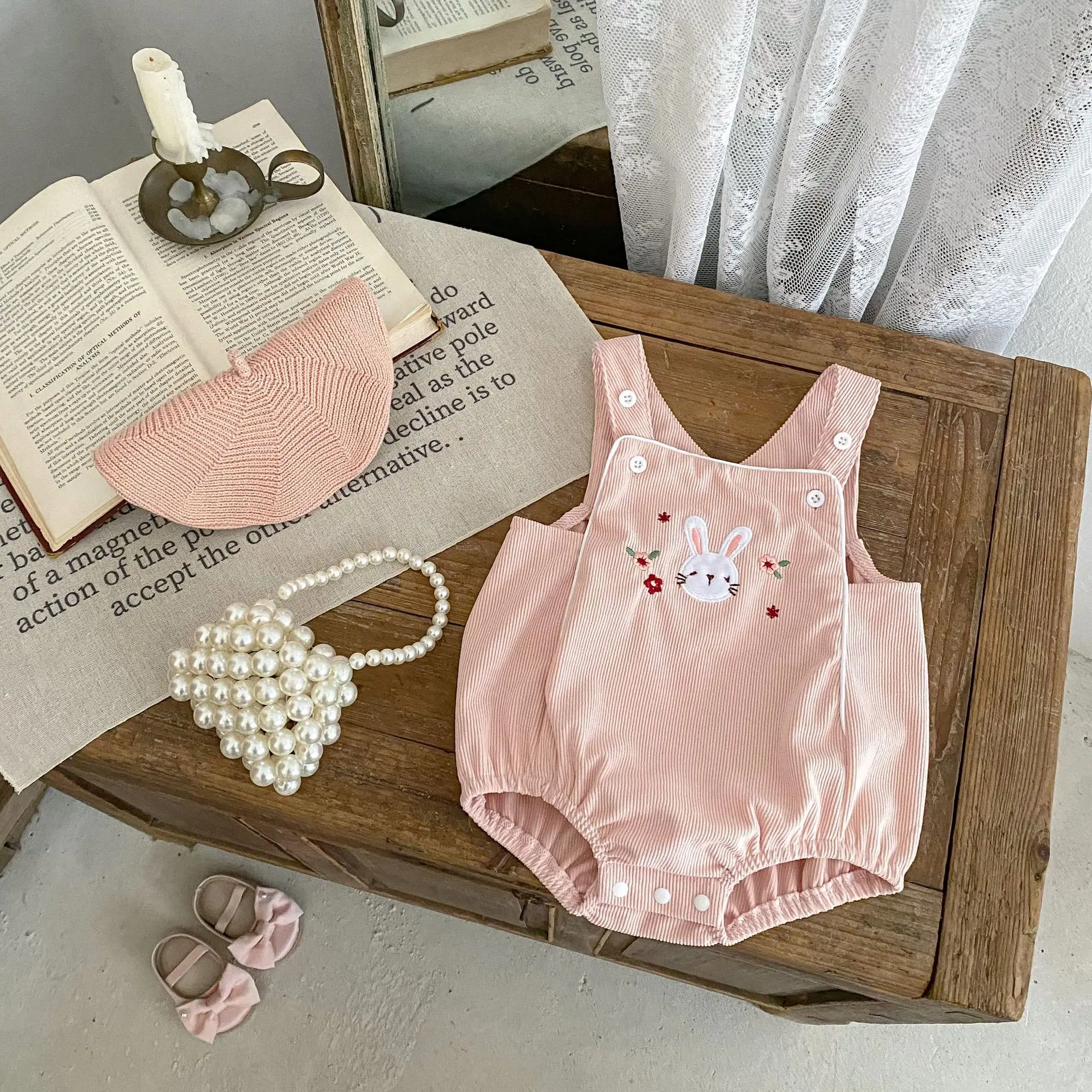 New autumn baby clothing for 0-3 years old, fashionable baby girl jumpsuit, corduroy rabbit embroidered triangle jumpsuit