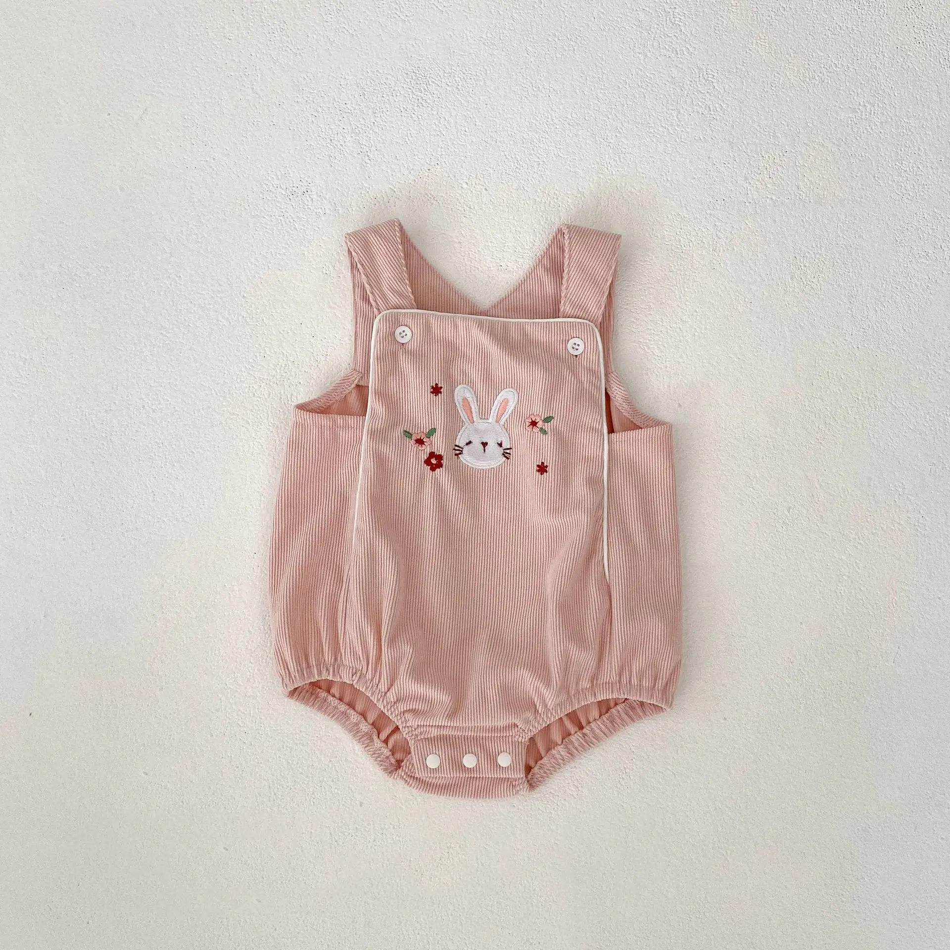New autumn baby clothing for 0-3 years old, fashionable baby girl jumpsuit, corduroy rabbit embroidered triangle jumpsuit