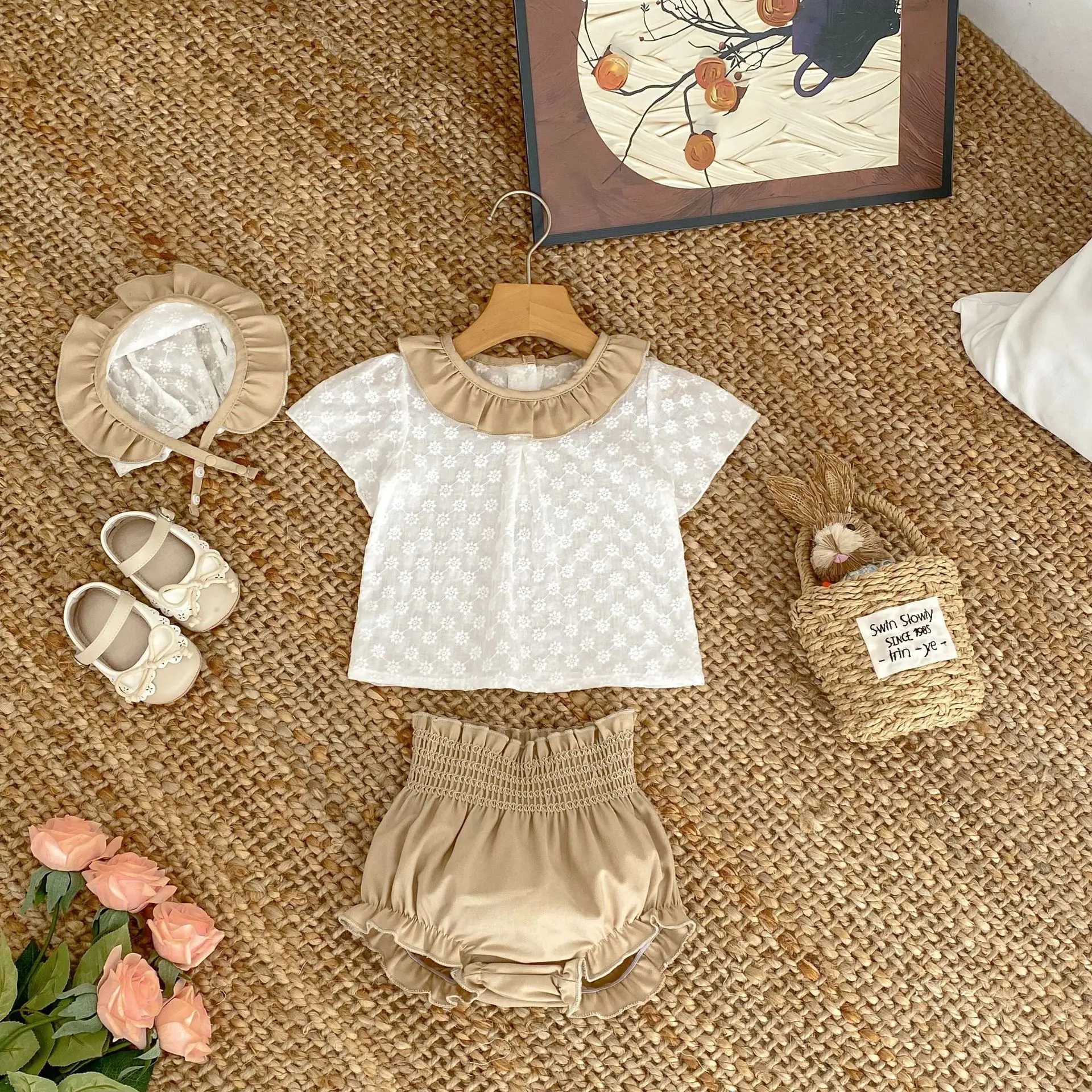 Summer new 0-3 year old baby clothing, fashionable baby girl set, flower embroidery short sleeved top, bread pants