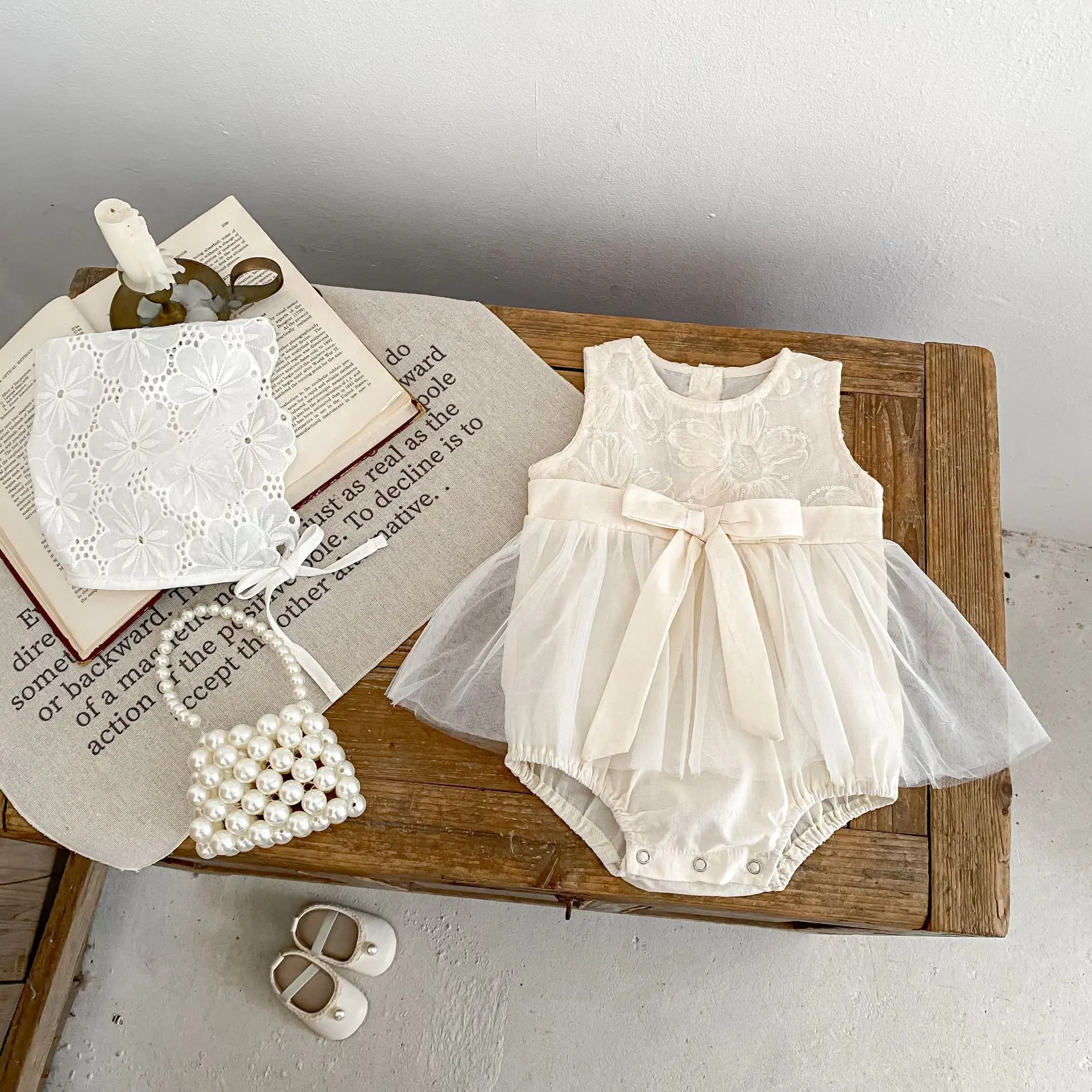 Summer new 0-3 year old baby clothing, exquisite baby girl princess skirt embroidered triangle jumpsuit skirt