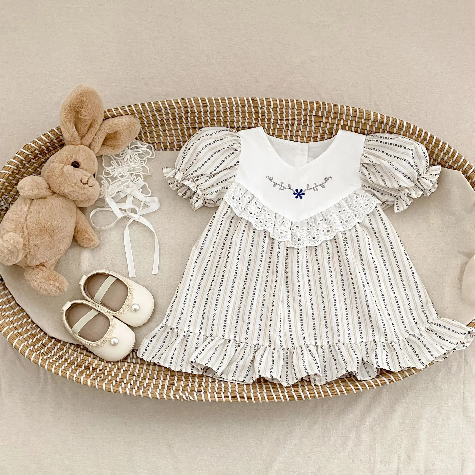 Summer new baby clothes for 0-3 years old, fashionable baby girl dress, princess style, bubble sleeves, striped skirt