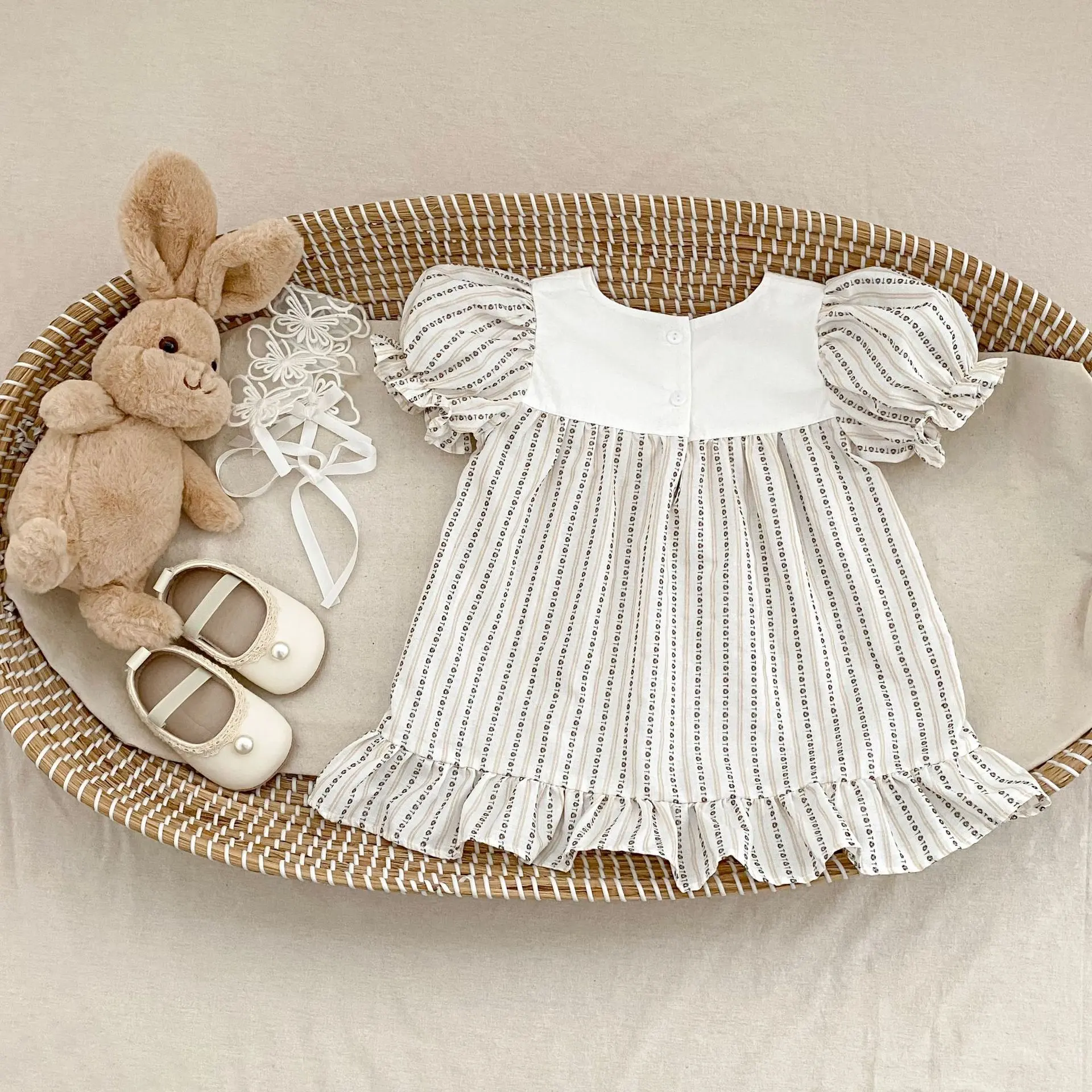 Summer new baby clothes for 0-3 years old, fashionable baby girl dress, princess style, bubble sleeves, striped skirt