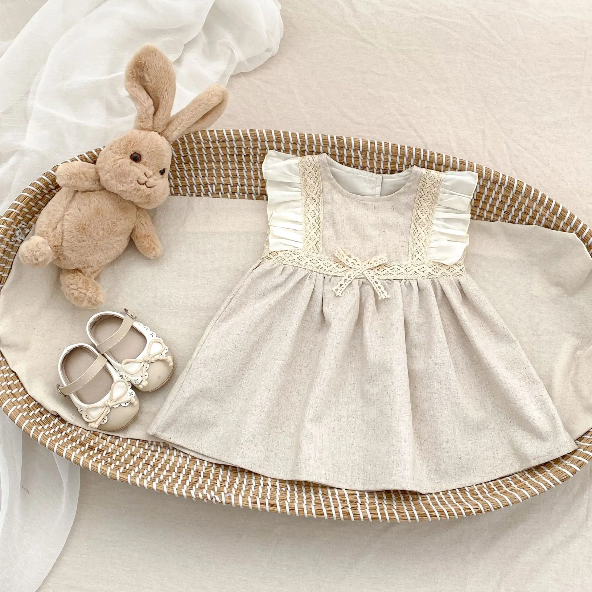 Summer new 0-3 year old baby clothing, baby girl contrasting color flying sleeve dress, sweet princess dress