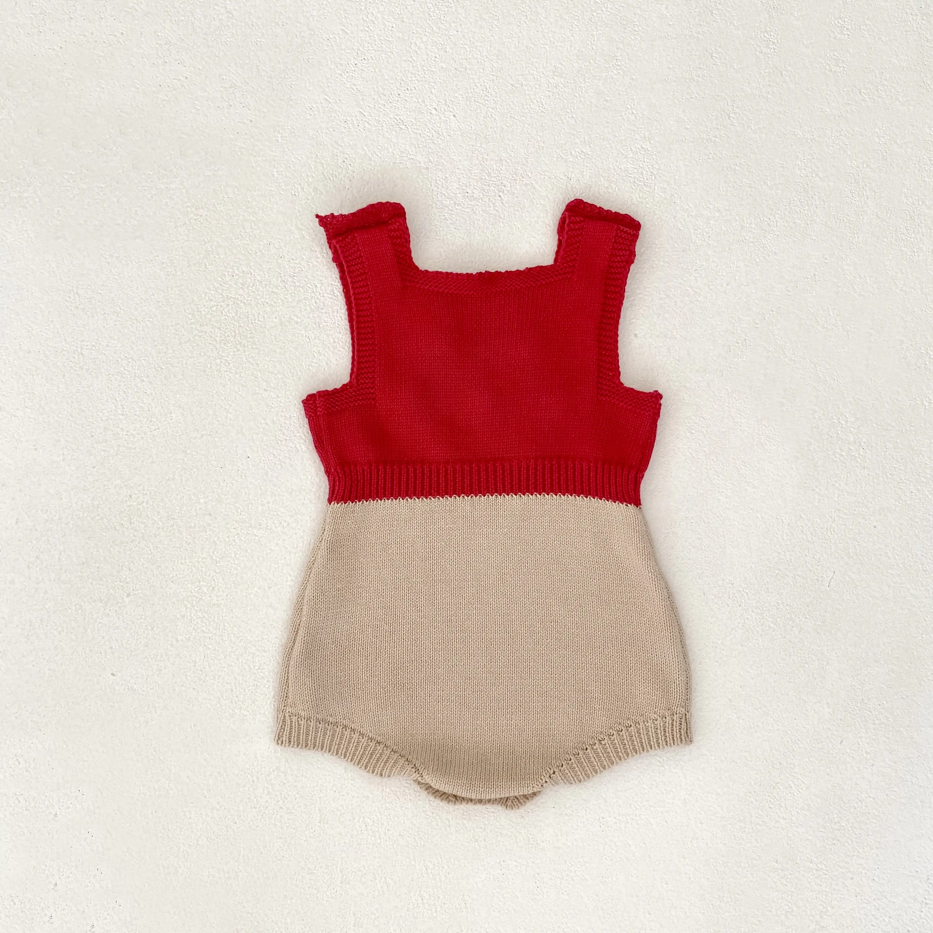Autumn new 0-3 year old baby clothing, cute baby girl round neck polka dot color blocked knit jumpsuit