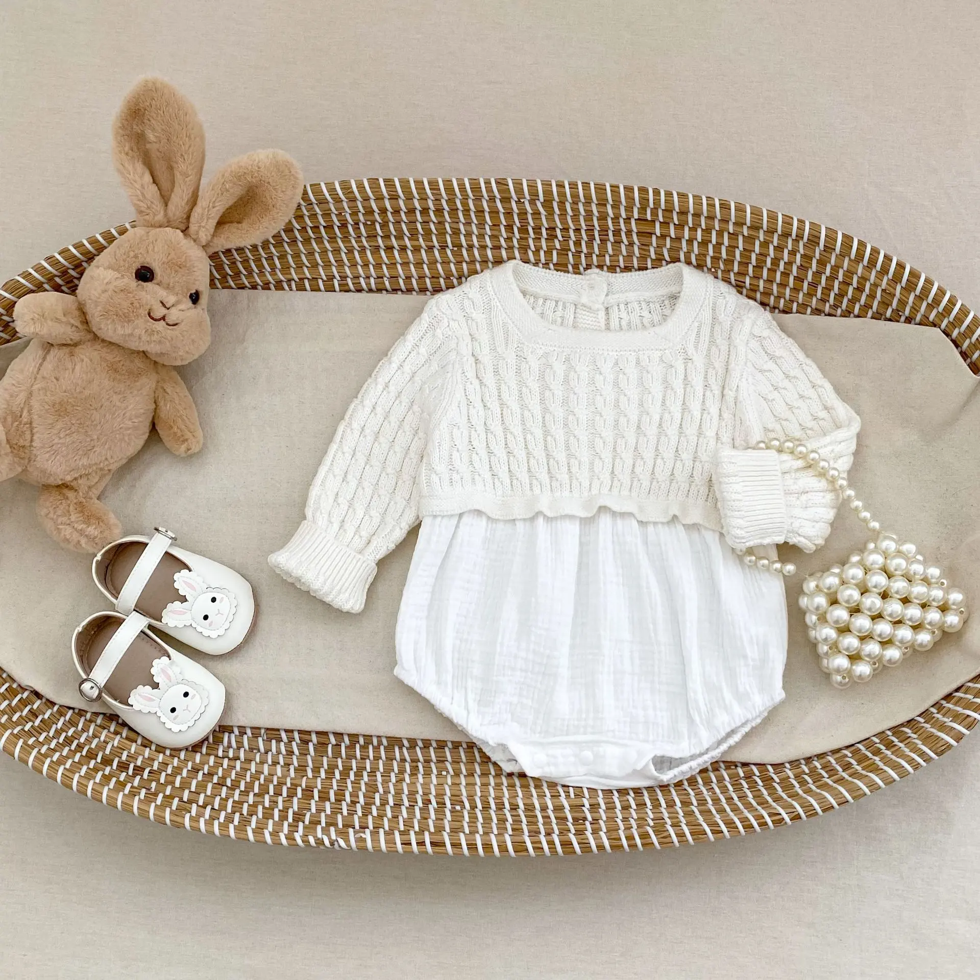 Autumn new 0-3 year old baby clothing, cute baby girl knitted patchwork cotton long sleeved jumpsuit