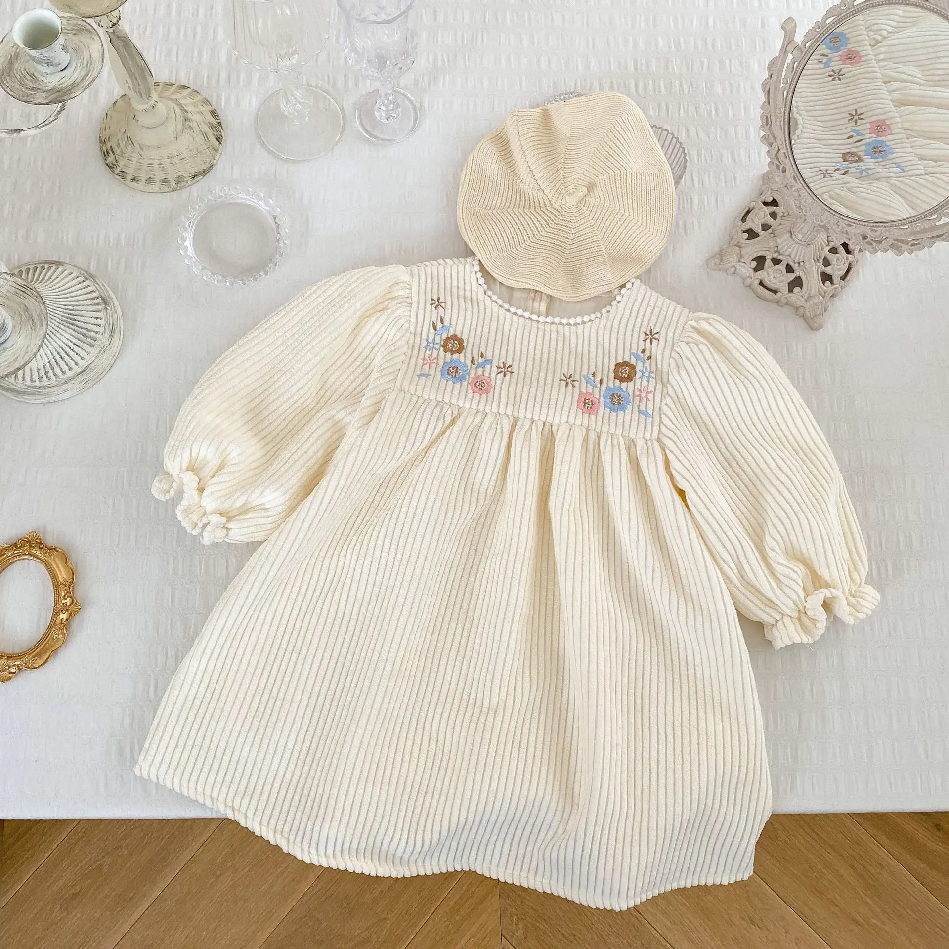 Autumn new 0-3 year old baby clothing, embroidered bubble long sleeved princess long skirt for baby girls