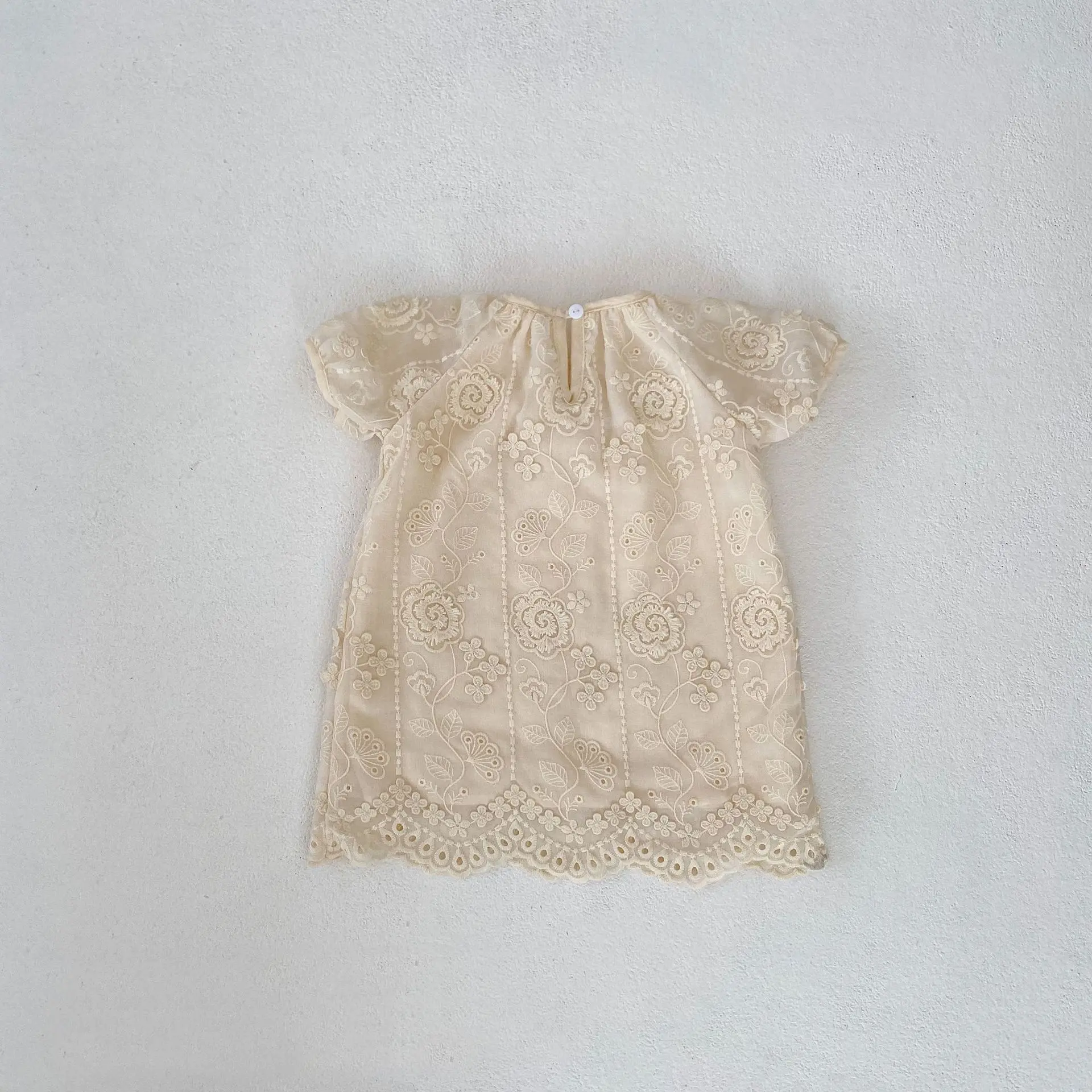 Summer new 0-3 year old baby clothing, baby girl dresses, three-dimensional flower embroidered short sleeved dresses