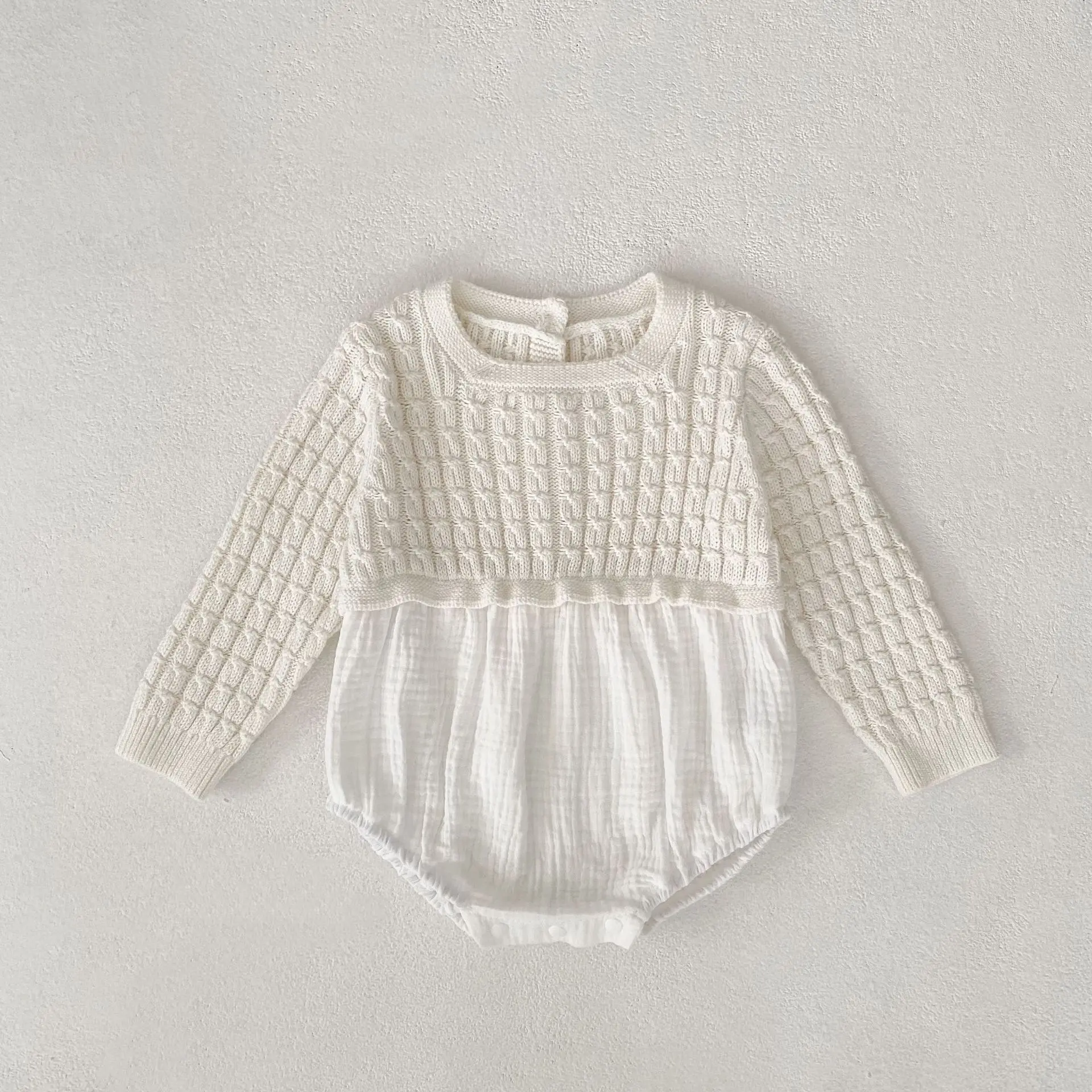 Autumn new 0-3 year old baby clothing, cute baby girl knitted patchwork cotton long sleeved jumpsuit